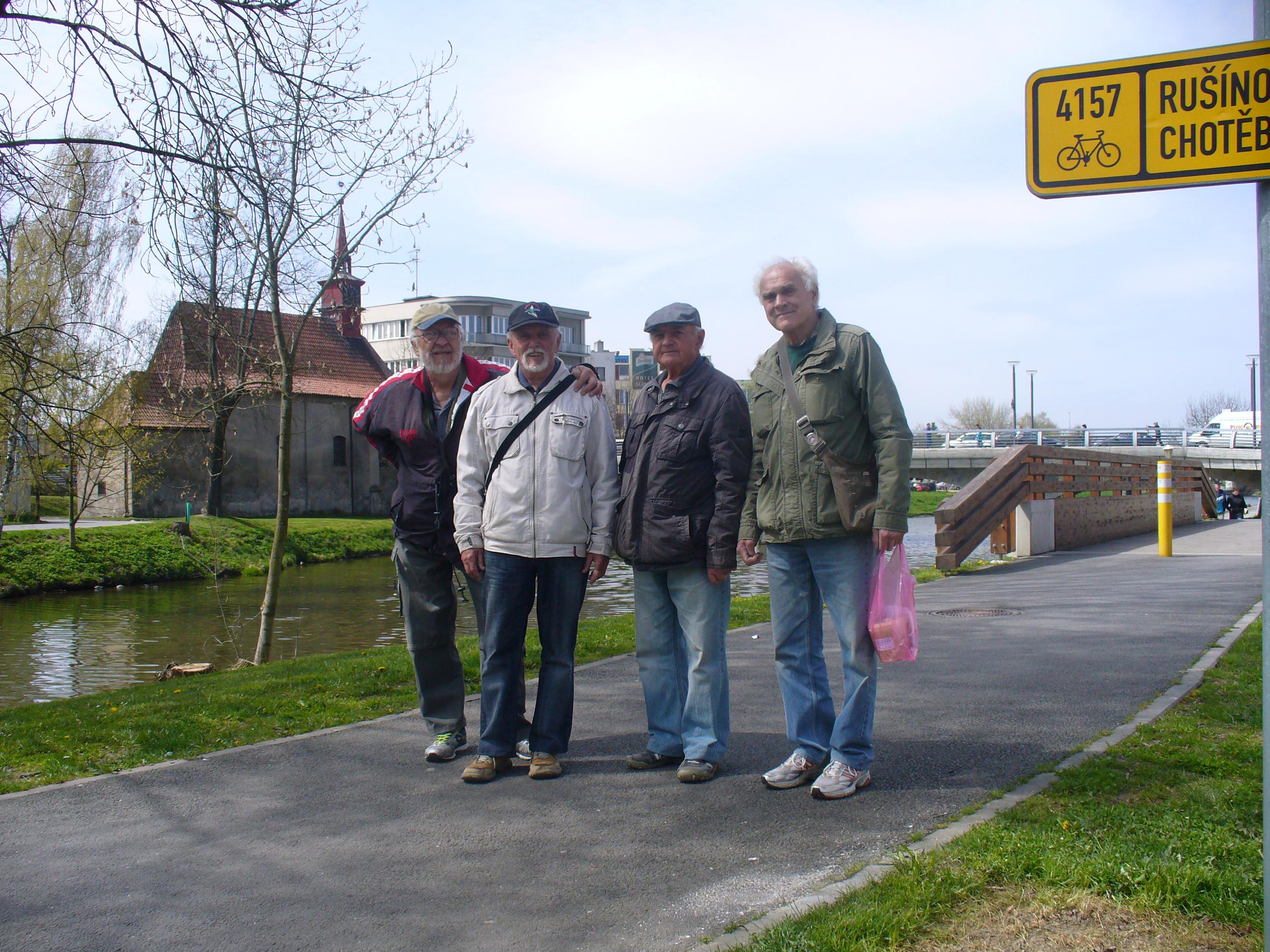 Večerka náměstí Dukelských hrdinů 2234 foto 4