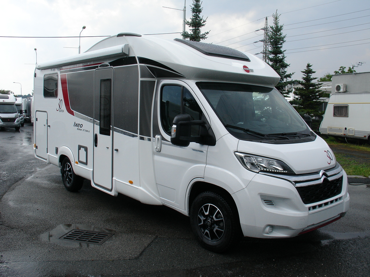 Půjčovna obytných vozů MB foto 2