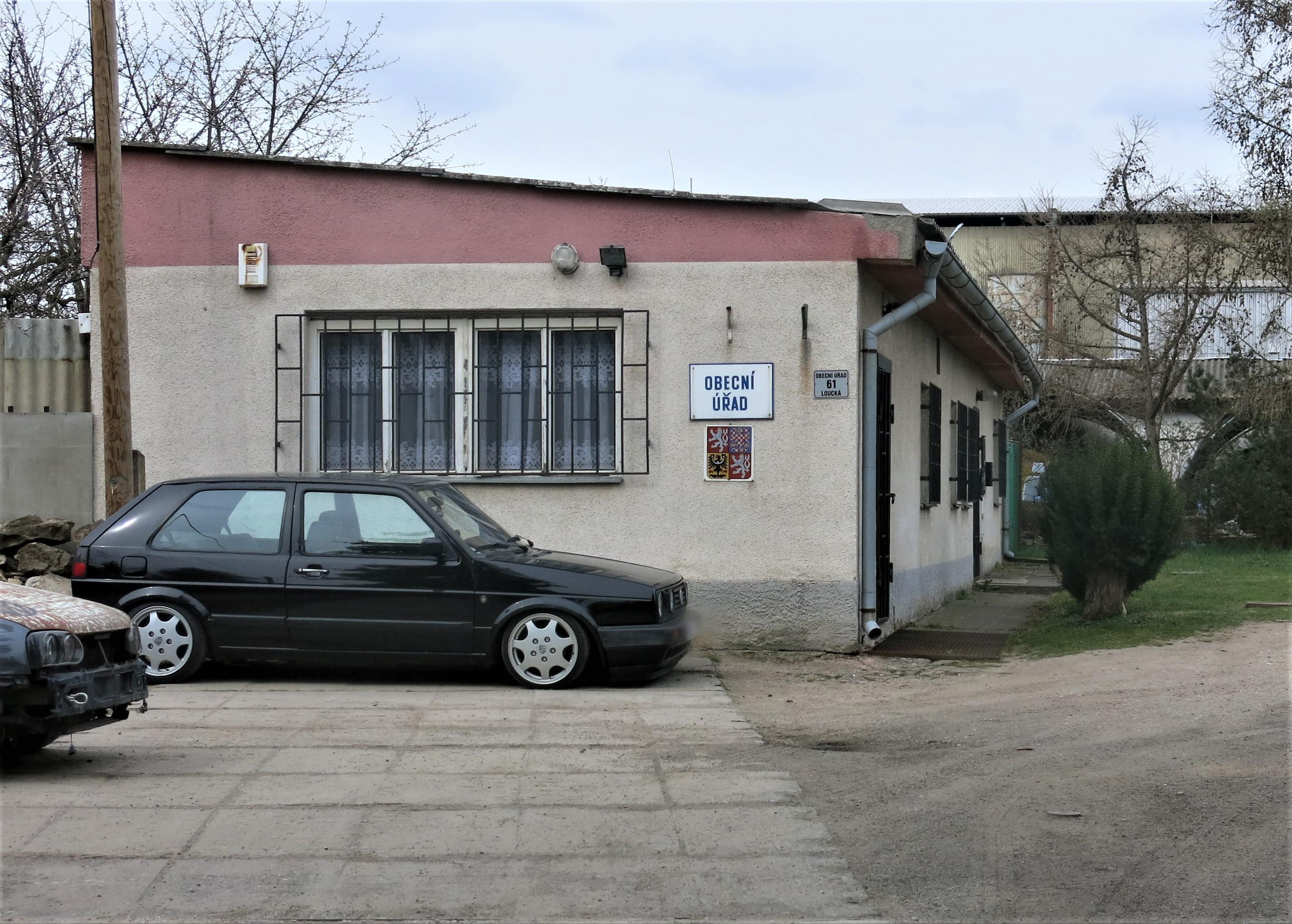 Loucká - obecní úřad foto 2