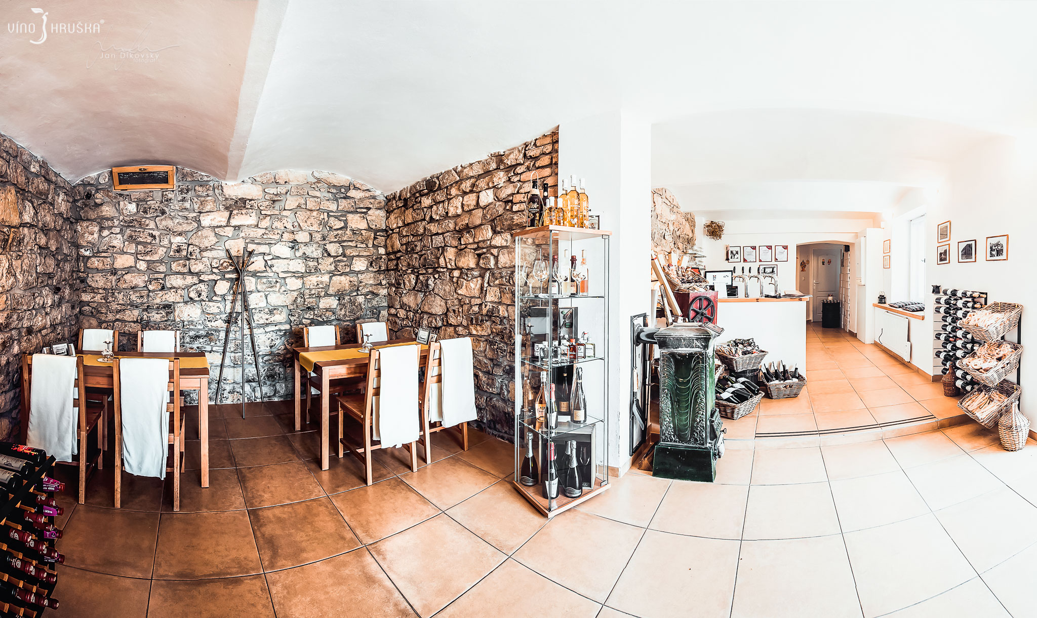 Vinotéka Tetín - Víno Hruška foto 3