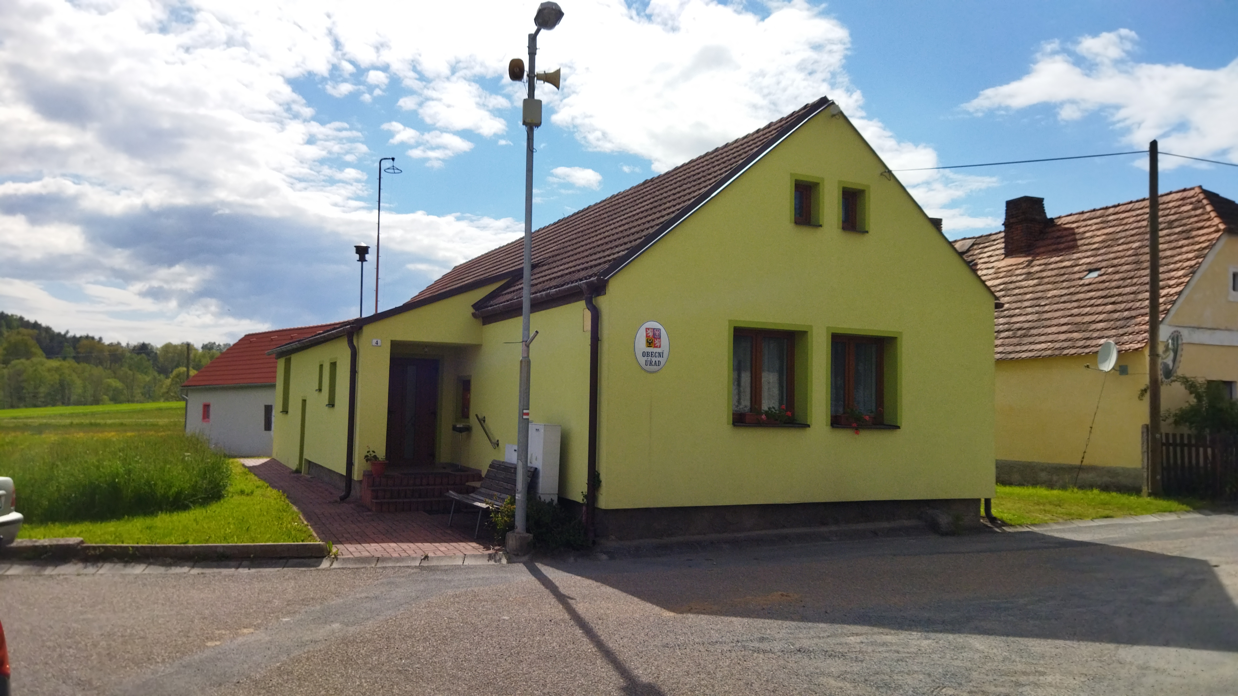 Tojice - obecní úřad foto 2
