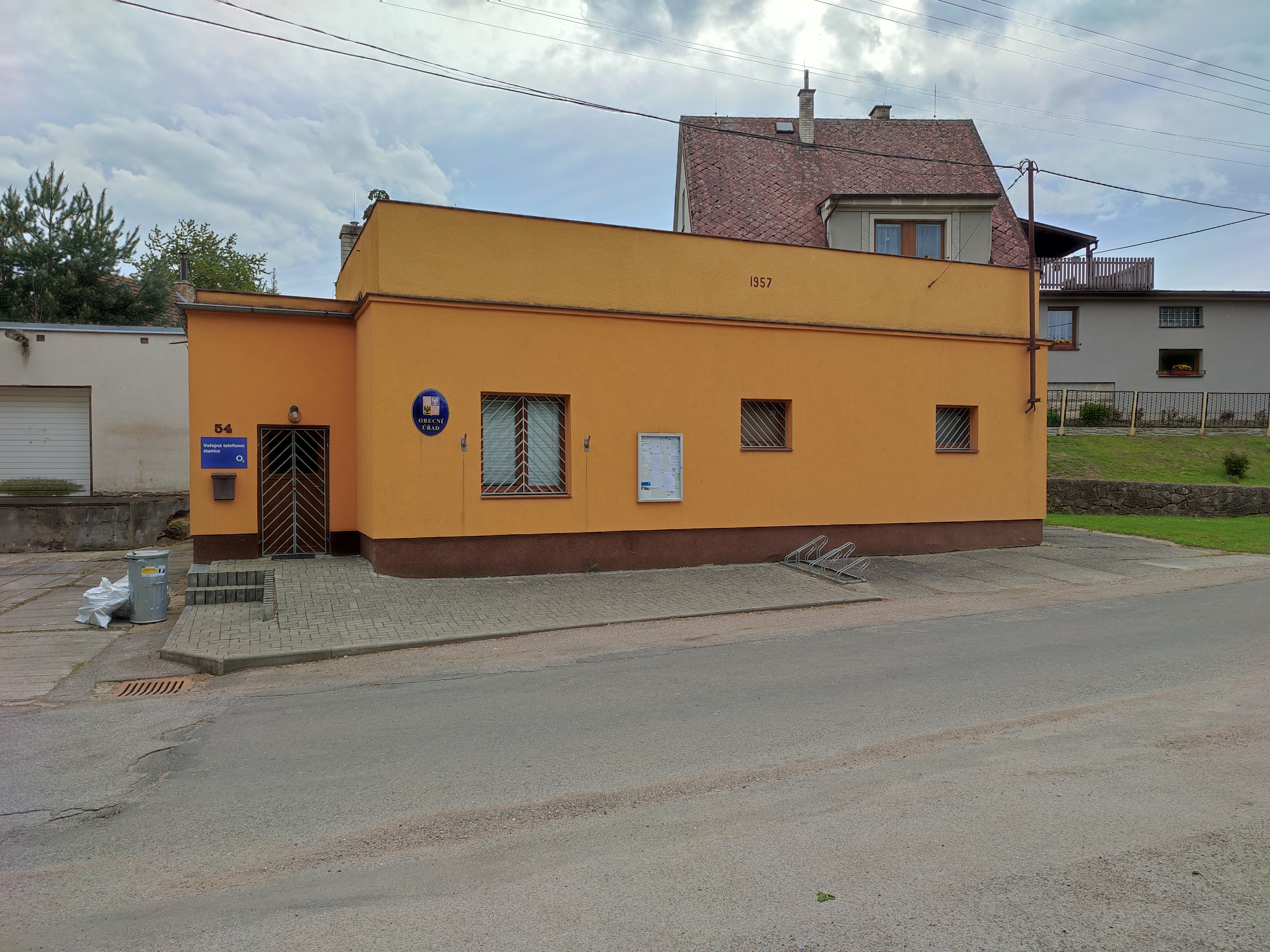Chyjice - obecní úřad foto 2