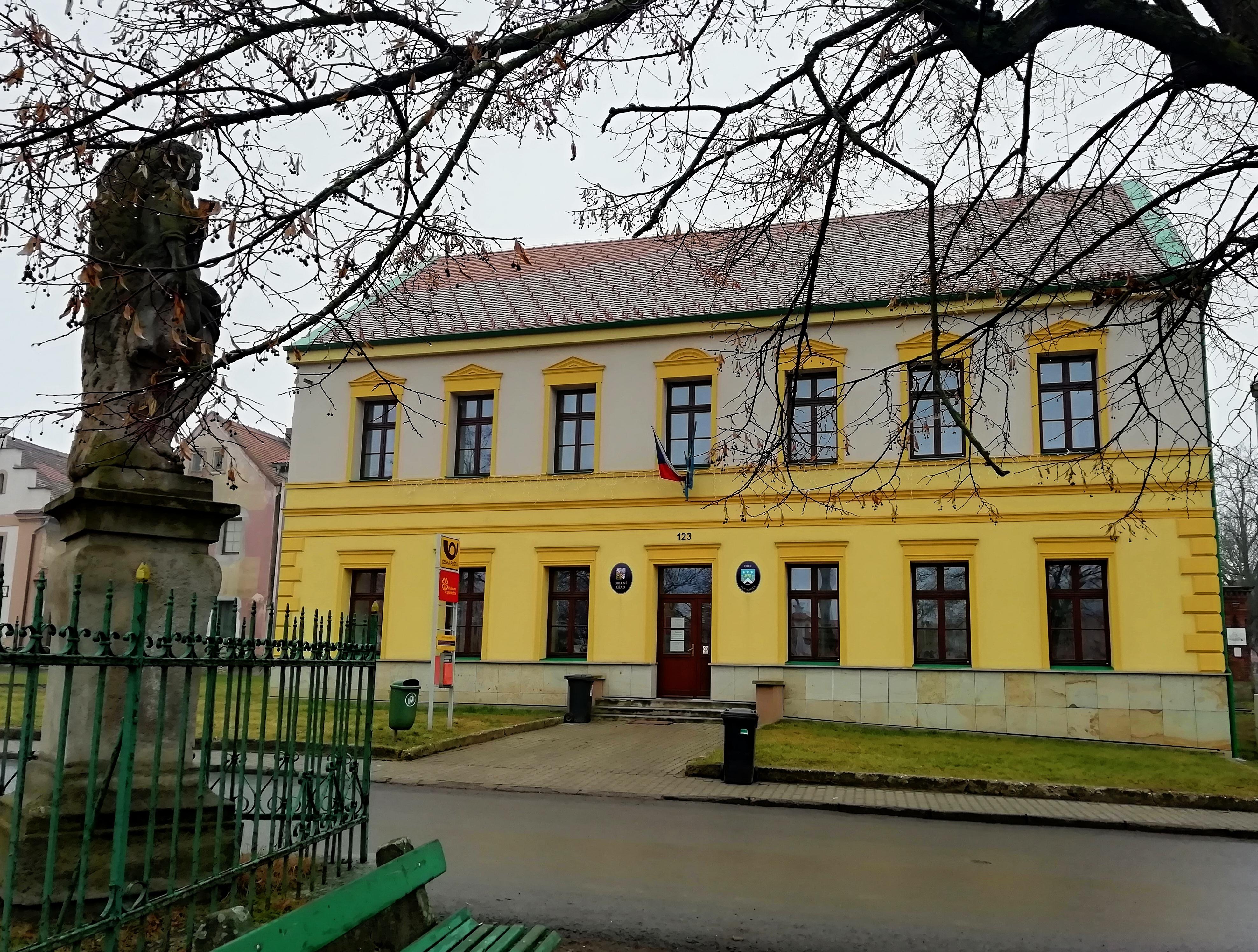 Tuchořice - obecní úřad foto 3