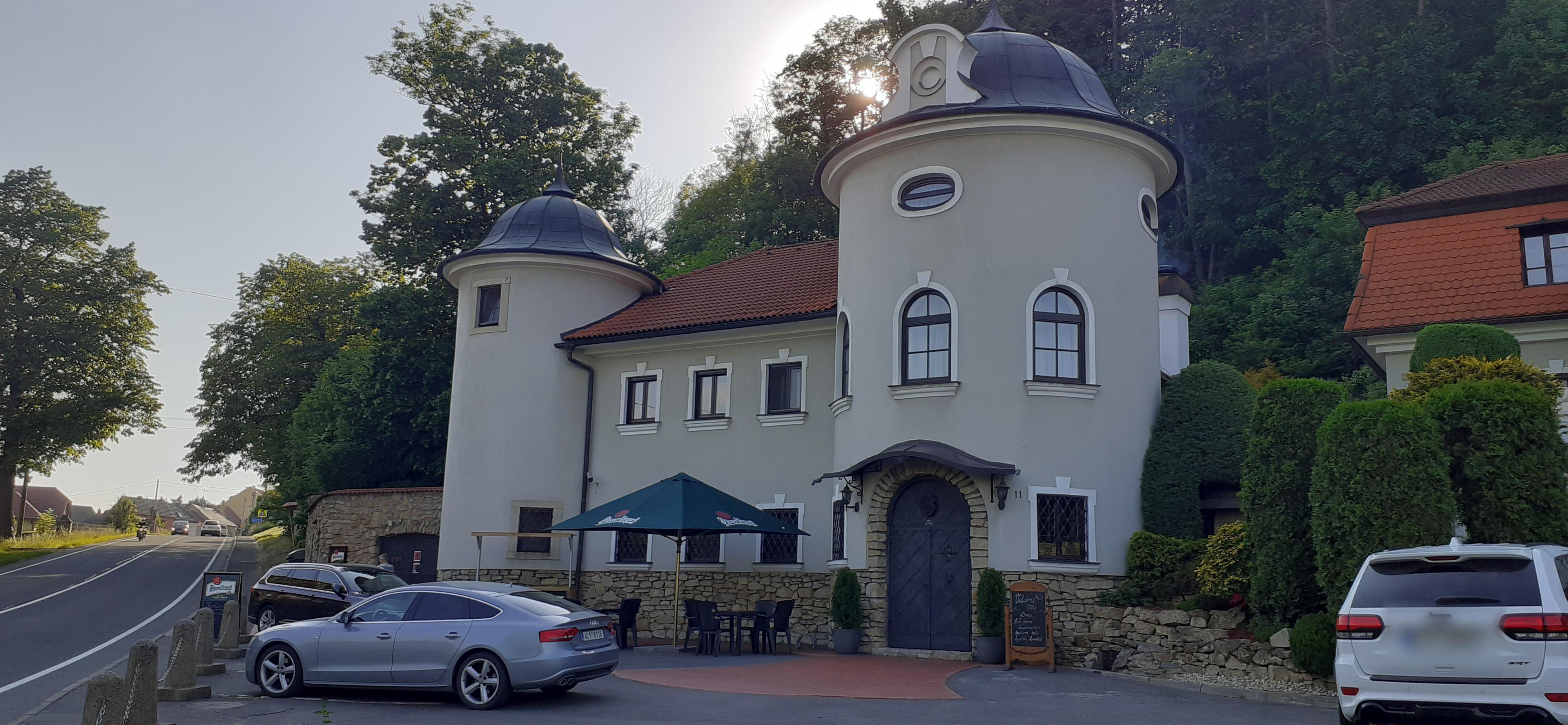 Restaurace - Zámeček pod hradem foto 4