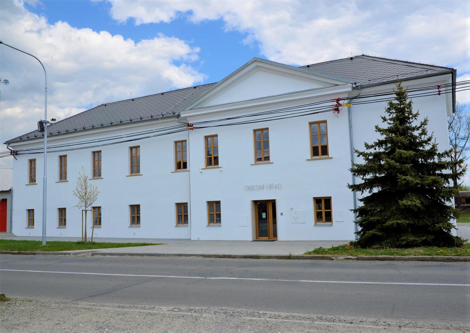 Hluchov - obecní úřad foto 2