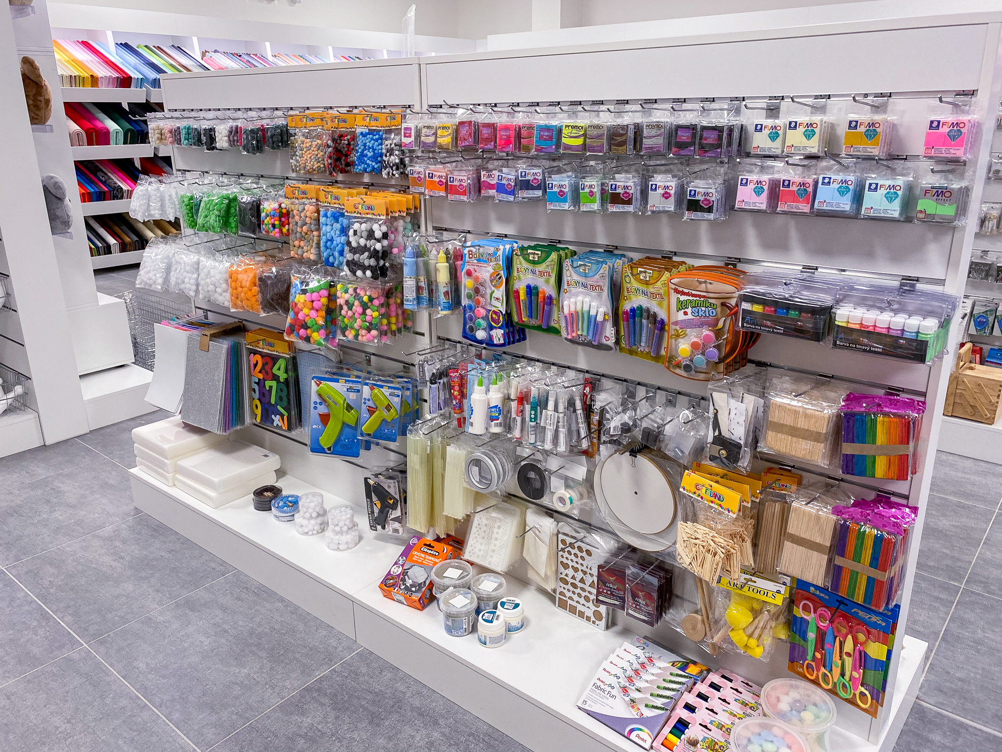 STOKLASA galanterie a látky foto 5