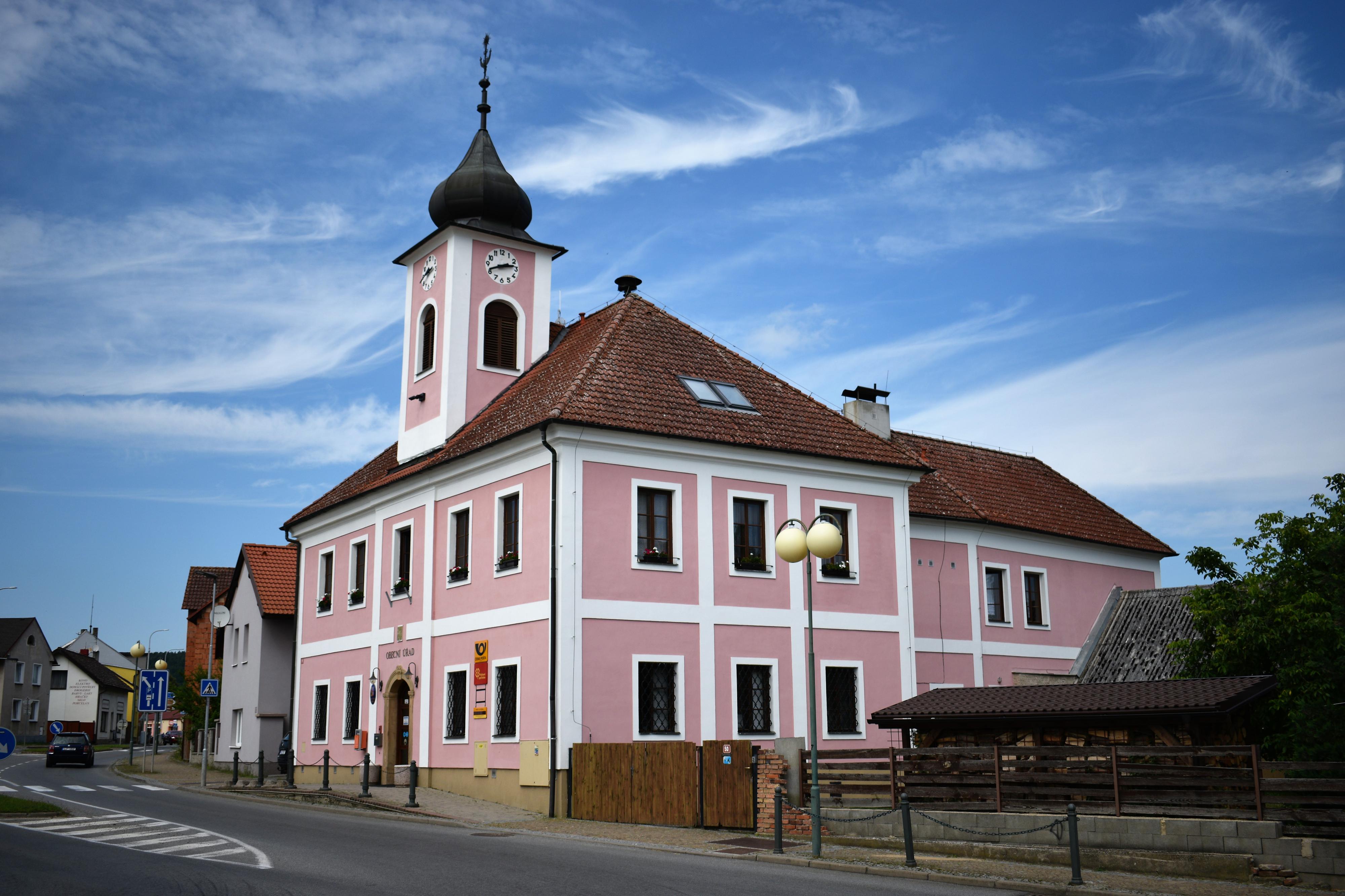 Kněžmost - obecní úřad foto 3