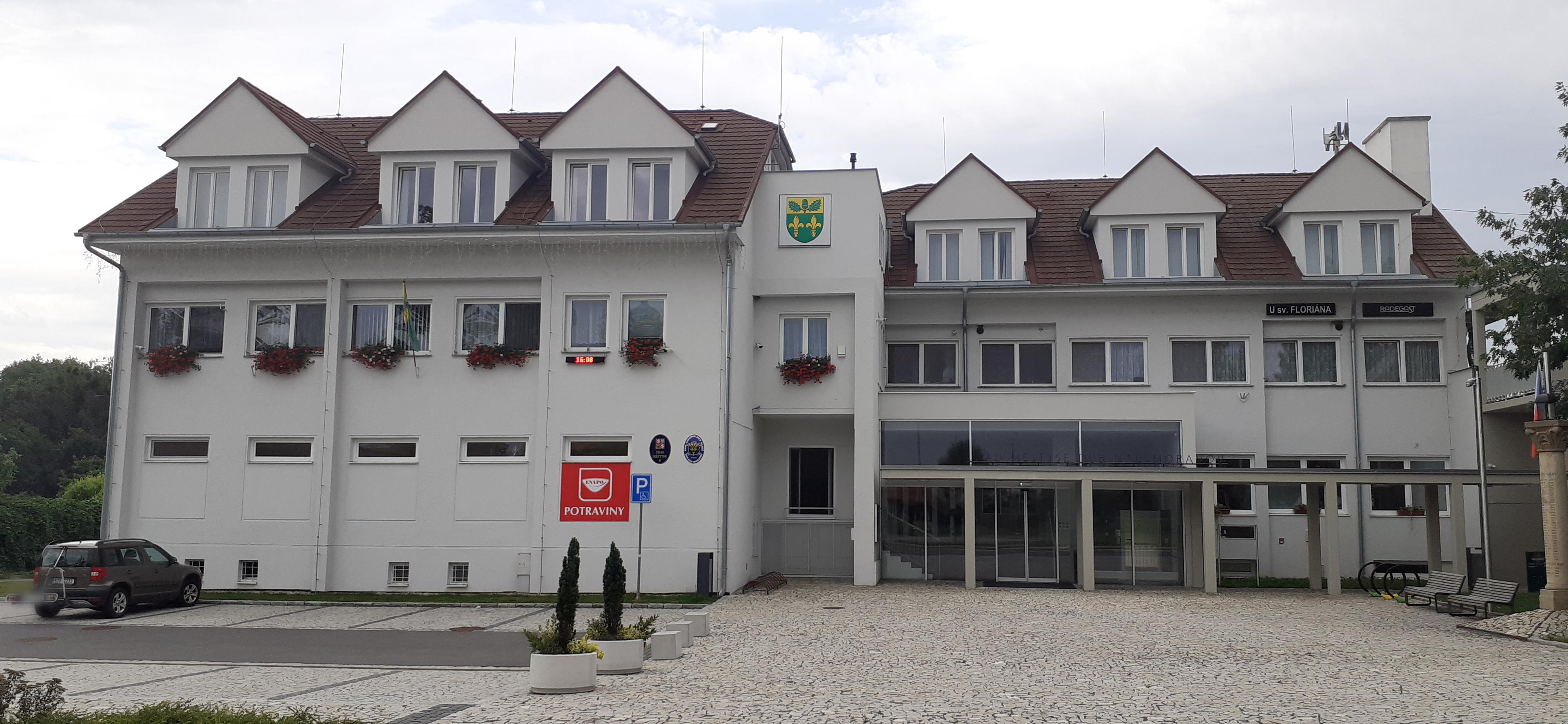 Dub nad Moravou - úřad městyse foto 5