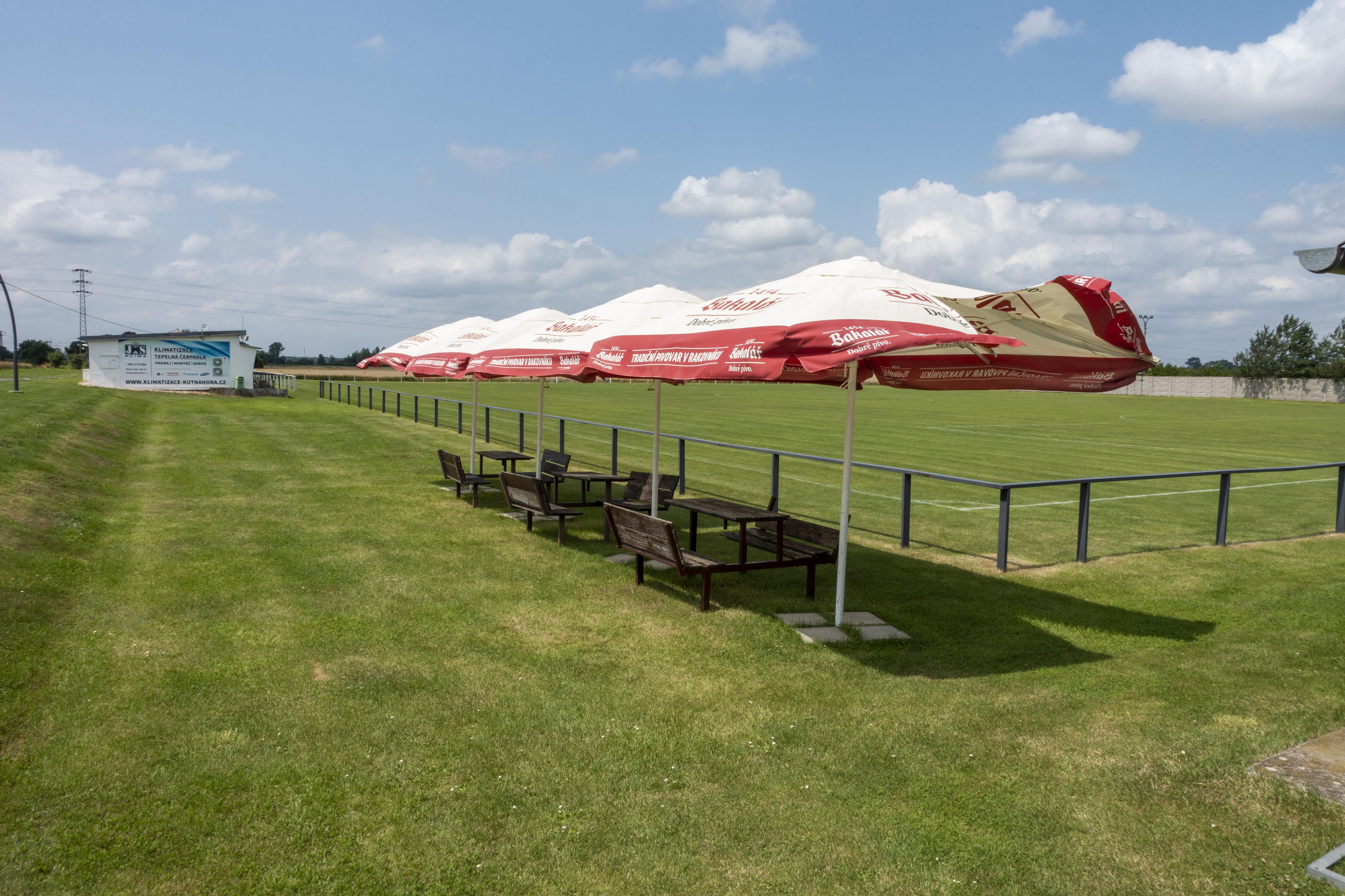 Hospoda na fotbalovém hřišti foto 4