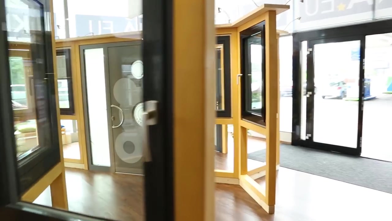 OKNA.EU - plastová okna, hliníková i dřevěná foto 2 (náhled videa)