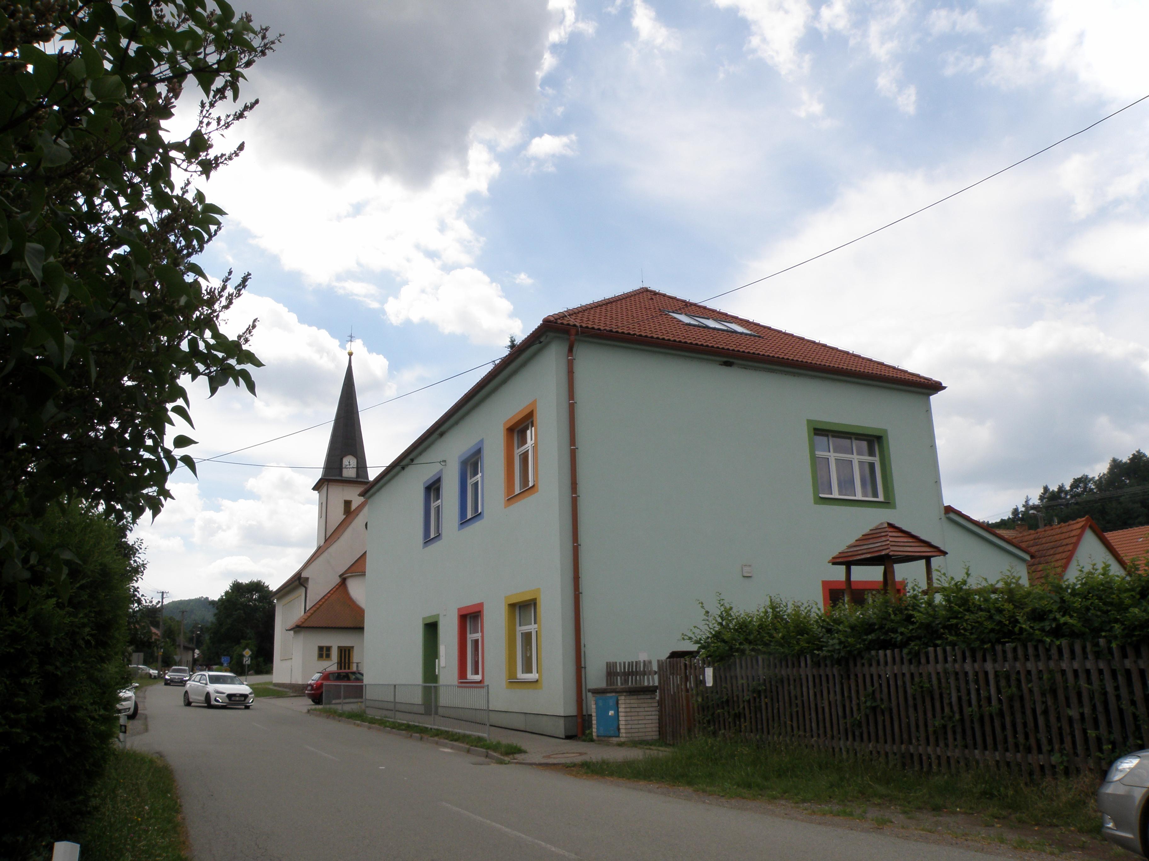 ZŠ a MŠ Úsobrno foto 2