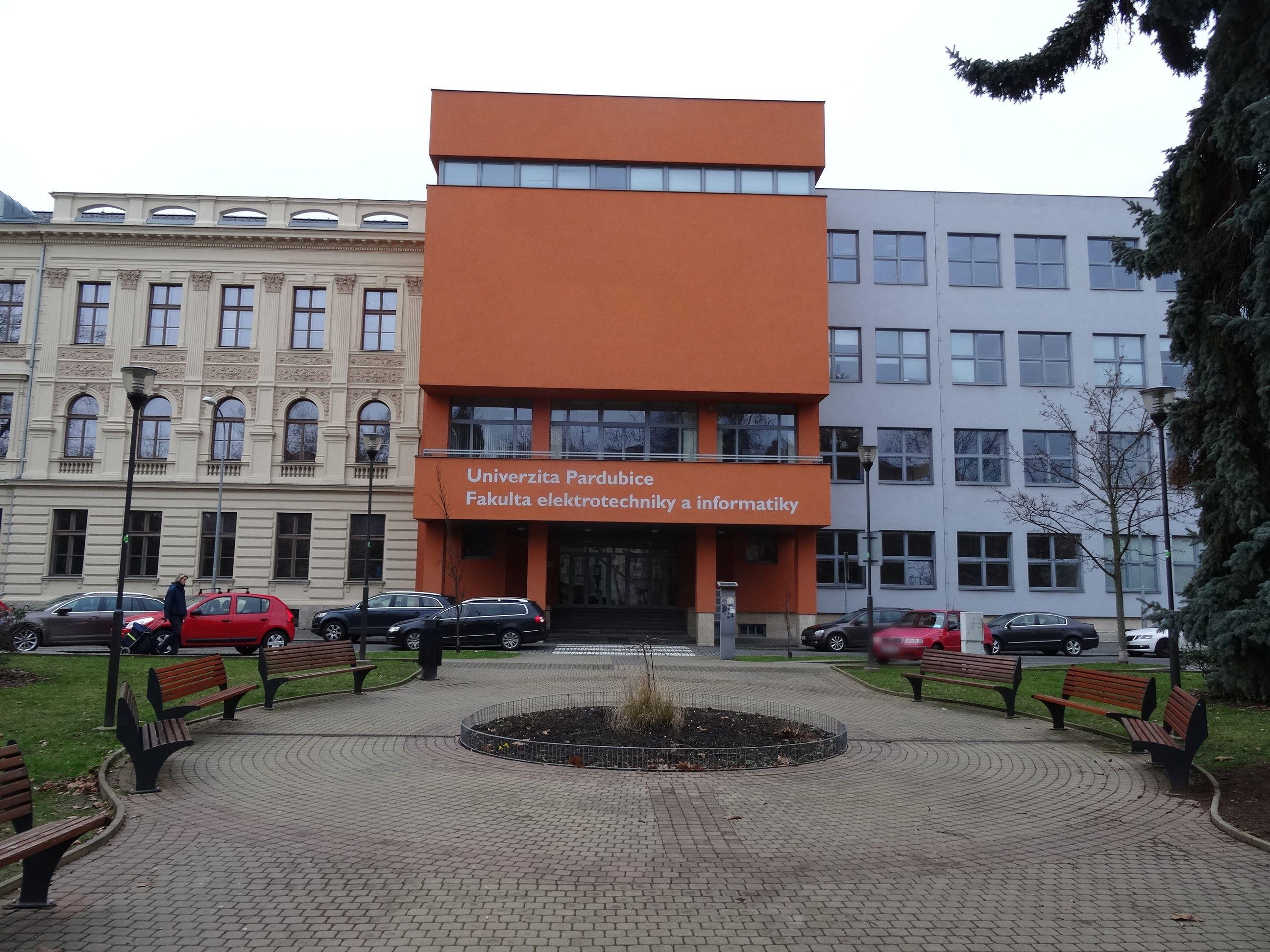 Univerzita Pardubice - Fakulta elektrotechniky a informatiky foto 6