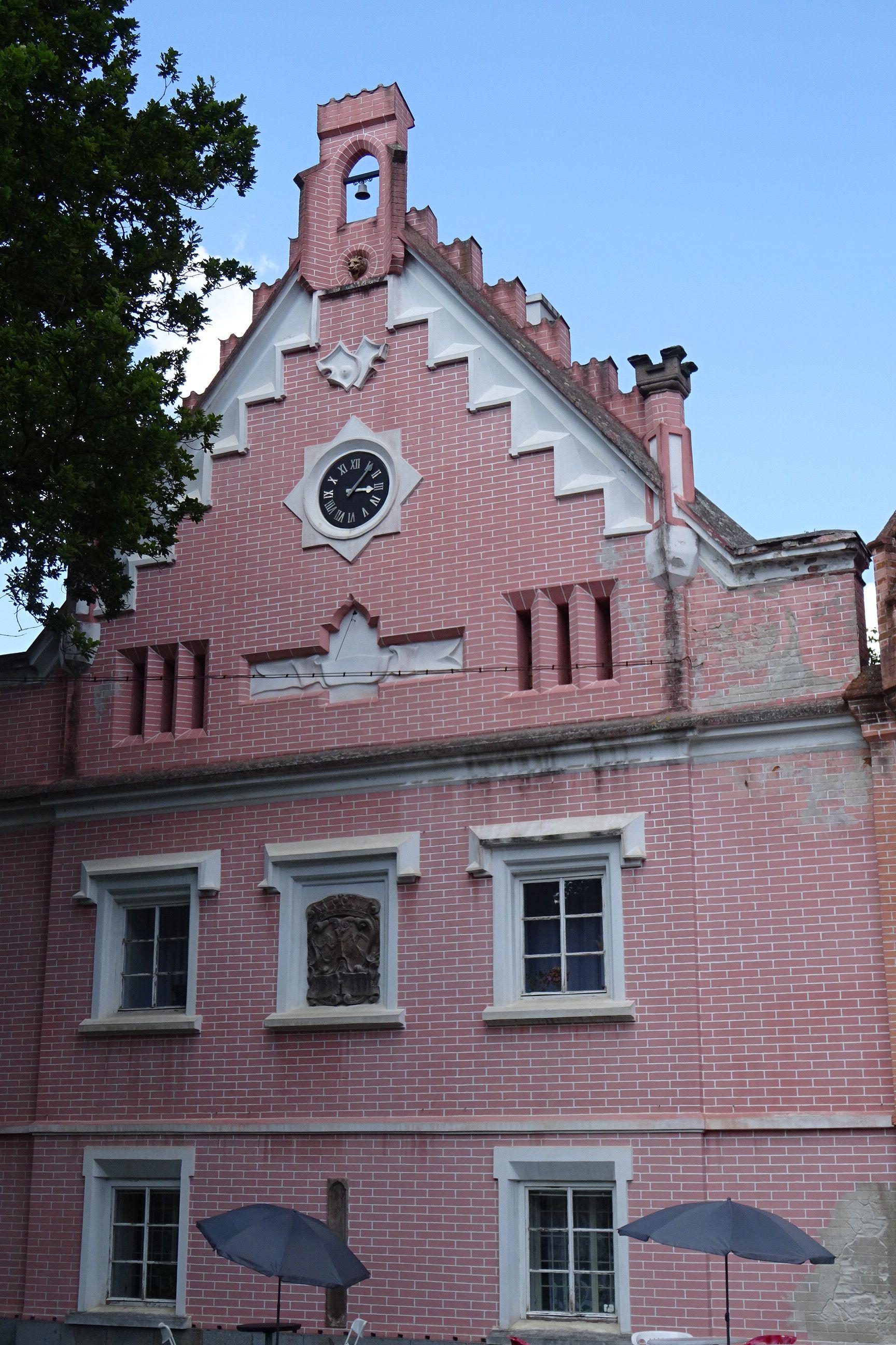 Vrchotovy Janovice - úřad městyse foto 2