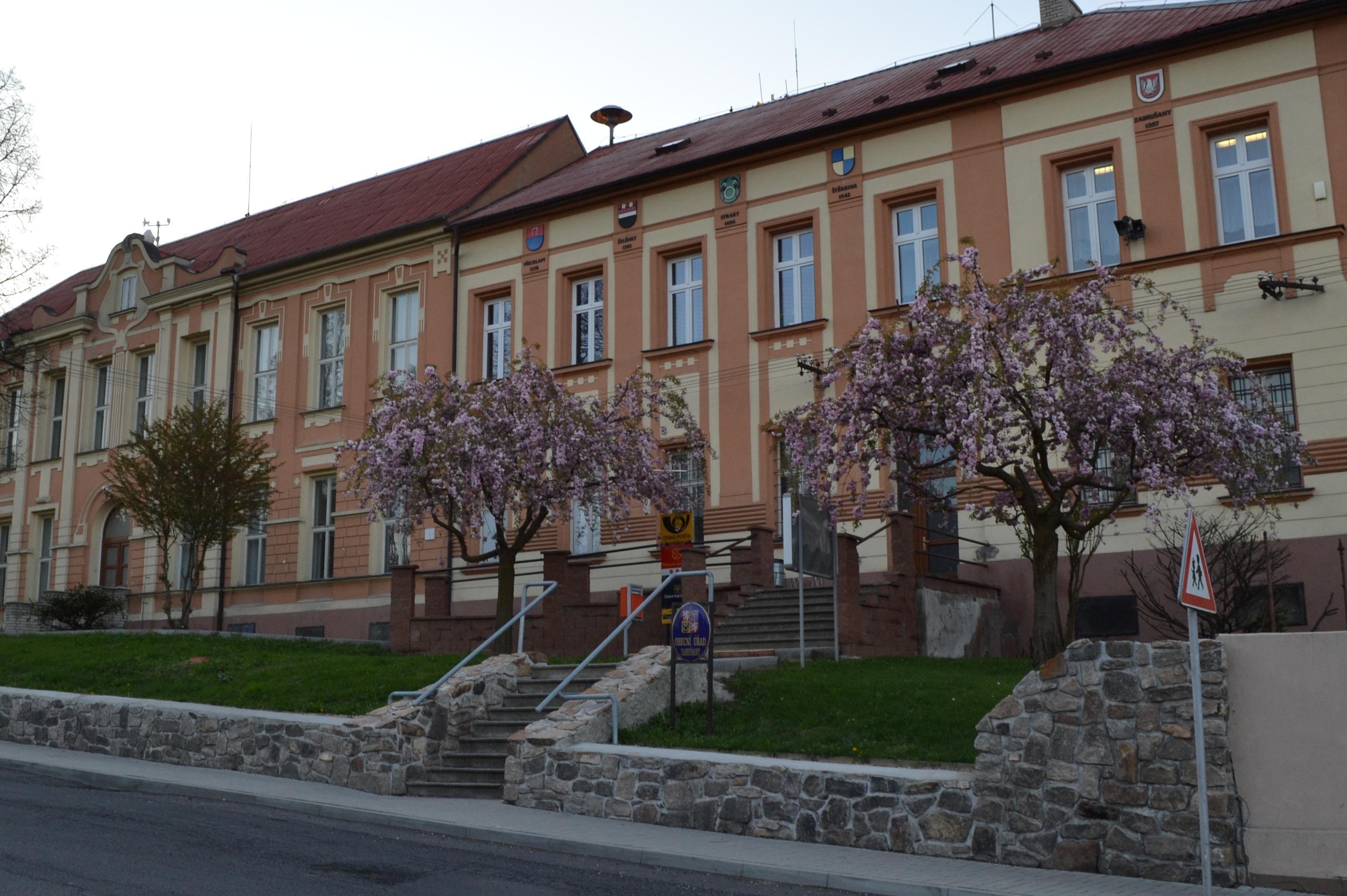 Zabrušany - obecní úřad