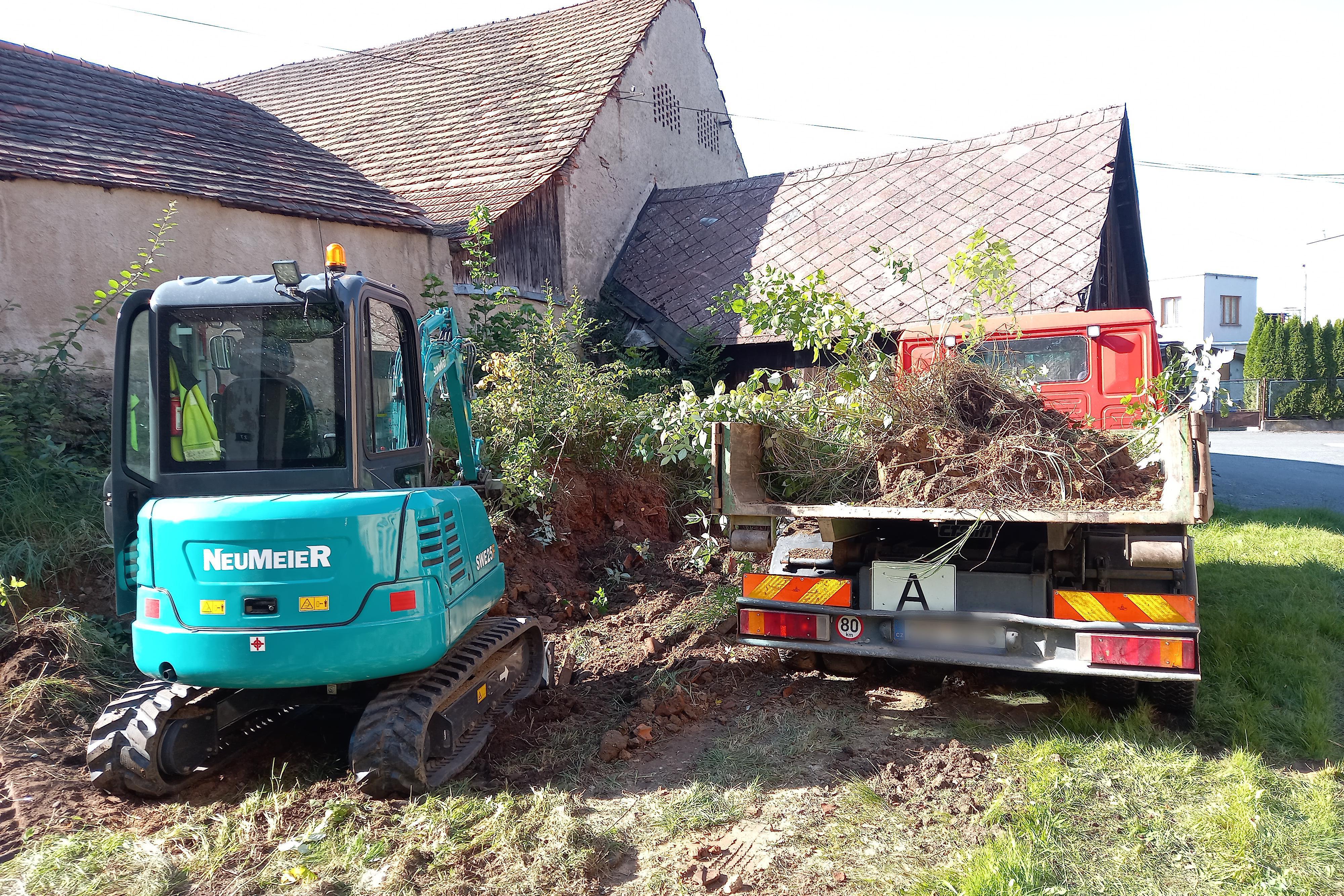 Zemní práce, doprava - Petr Šteflíček