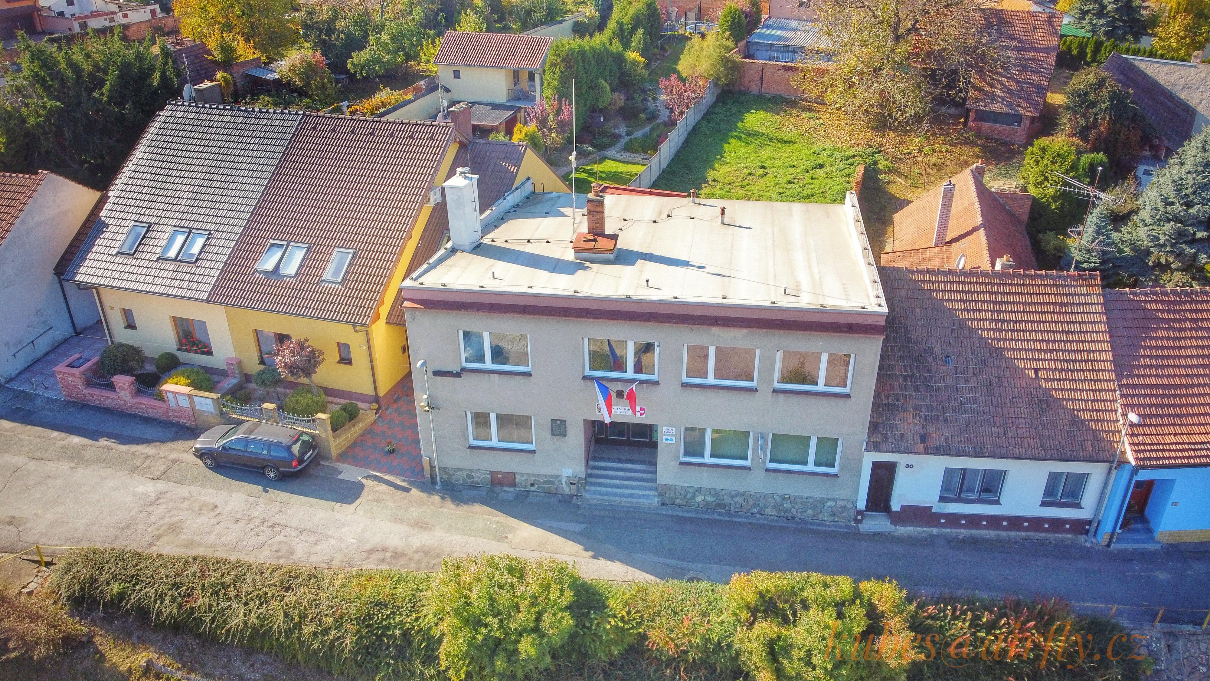 Obecní knihovna Holasice foto 2