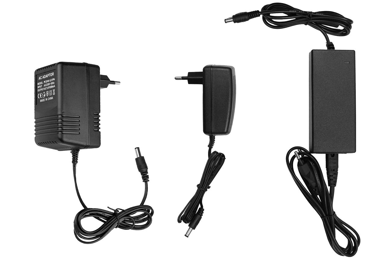 Napájecí zdroje a nabíječky, kabely a adaptéry