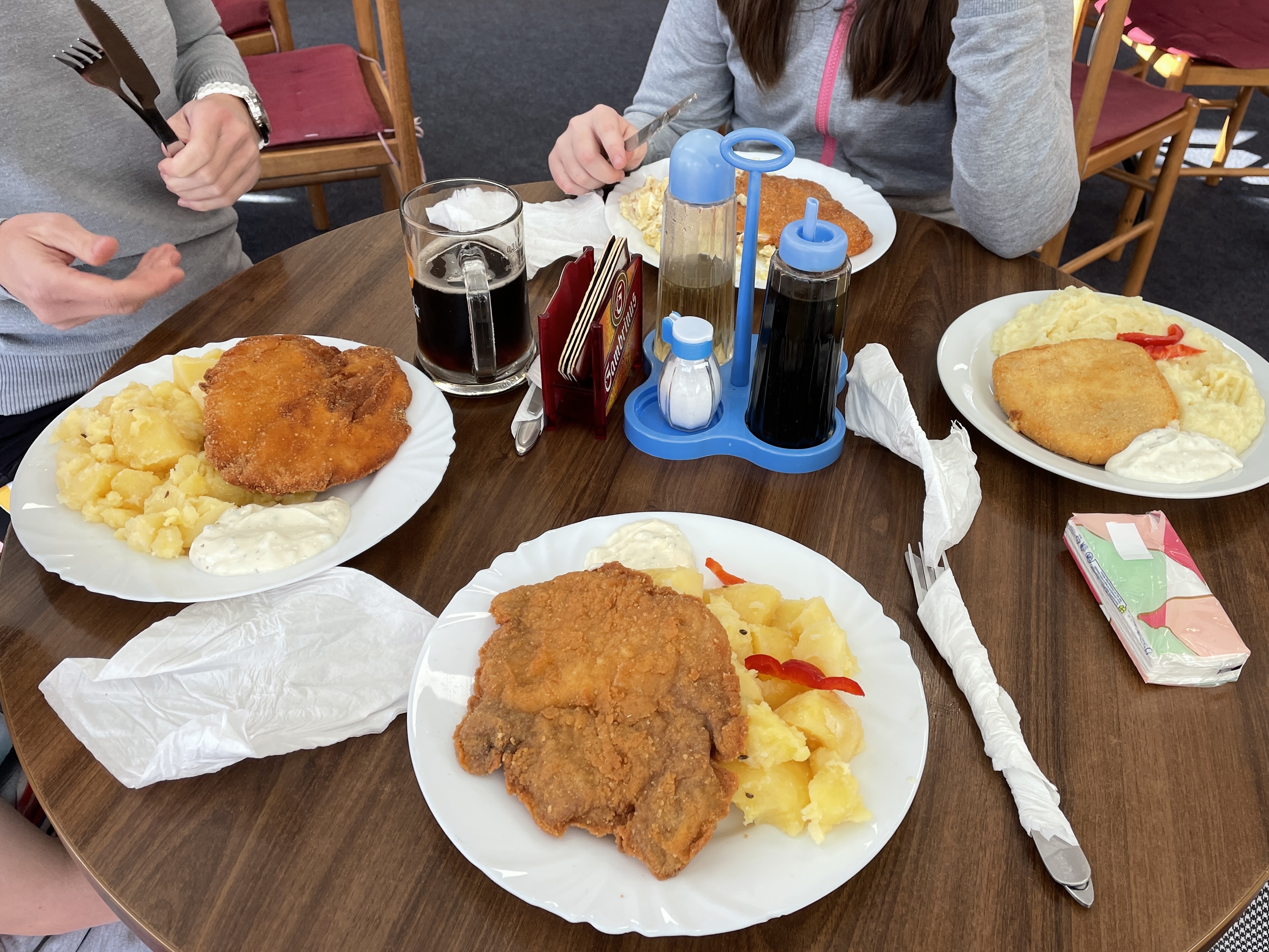 JÍDELNA - CUKRÁRNA, s.r.o. foto 2