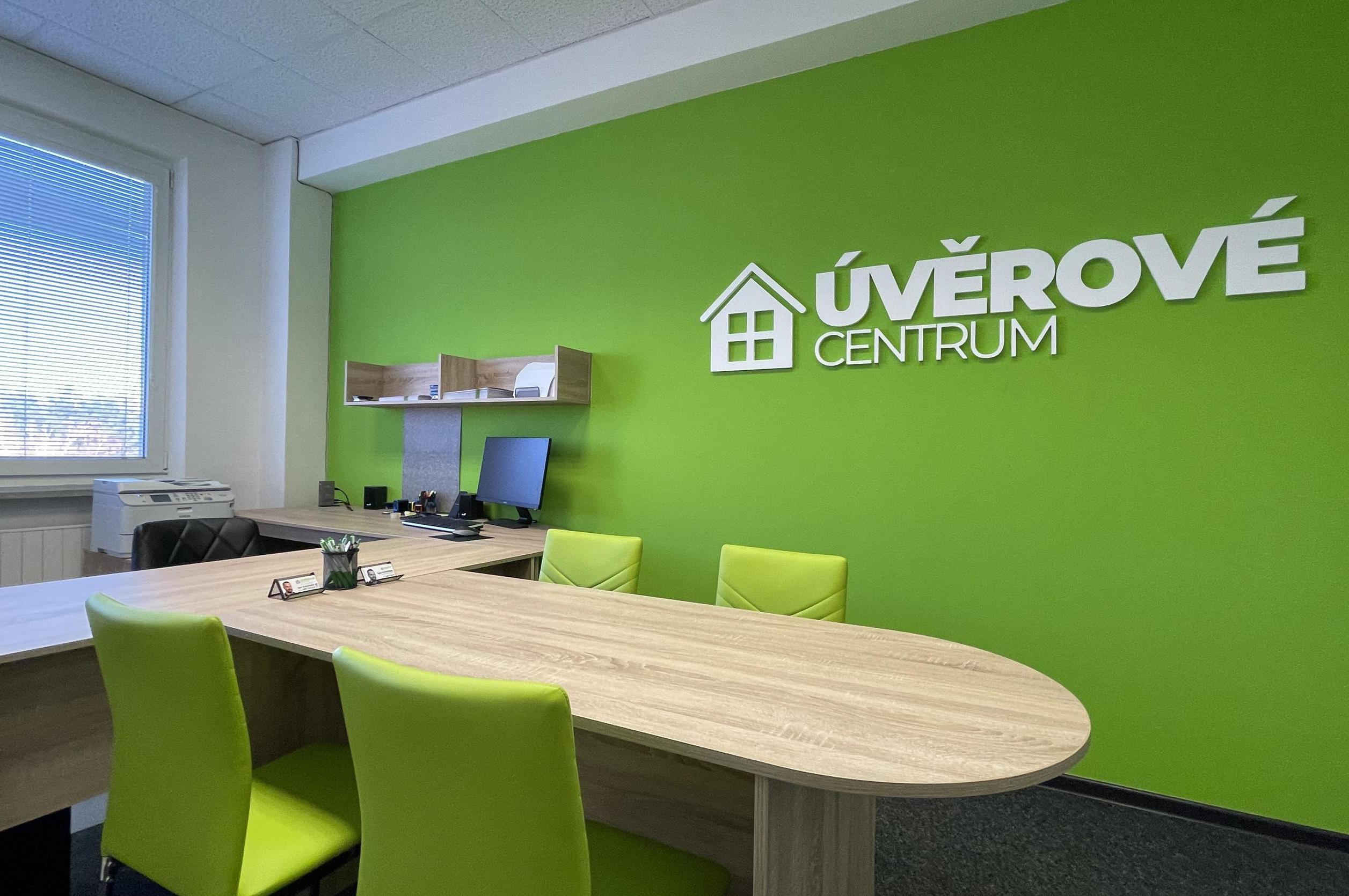 Igor Kahánek, Úvěrové Centrum