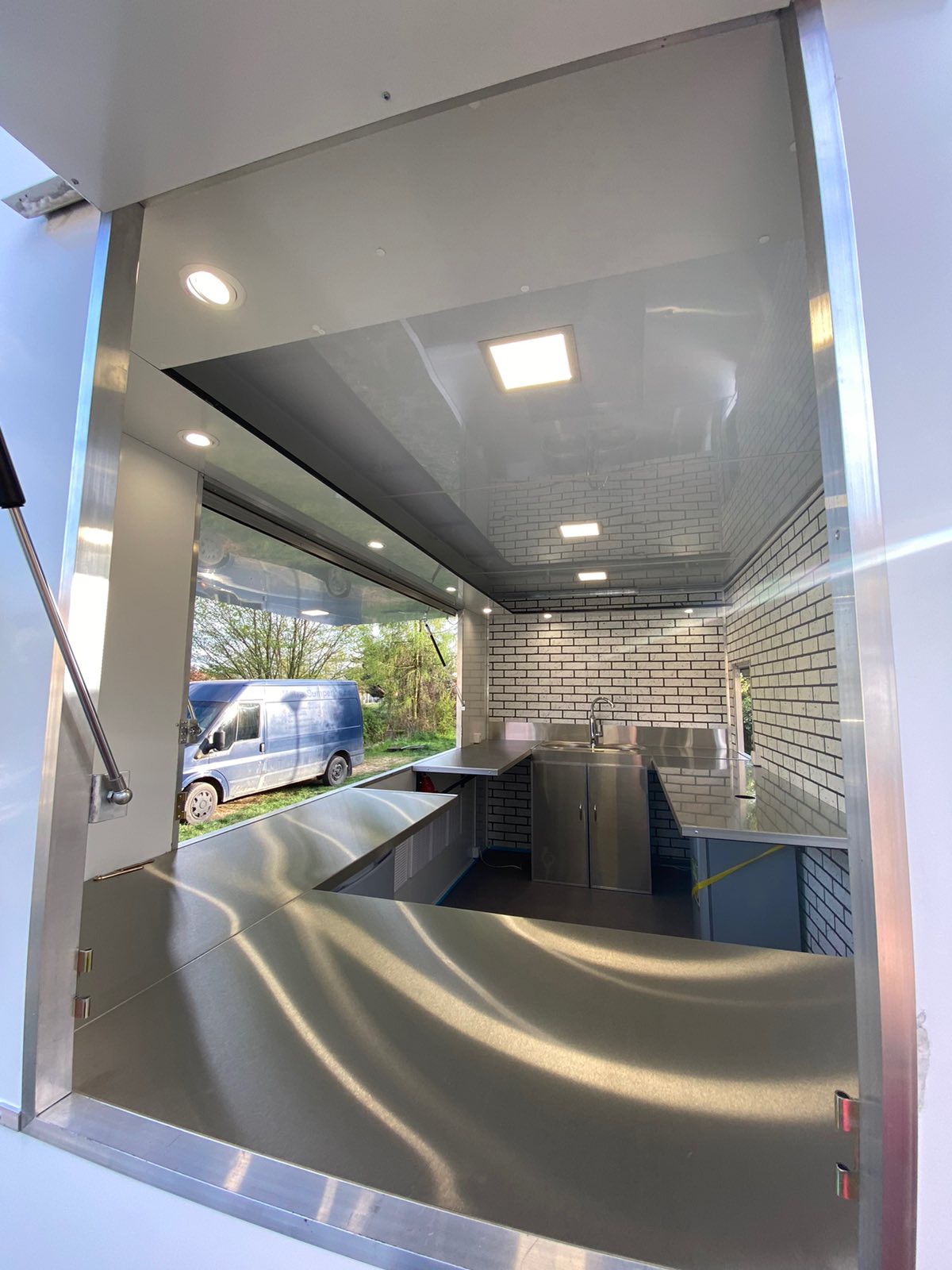 Výroba nástaveb gastro prodejen Alexander Meisner foto 3