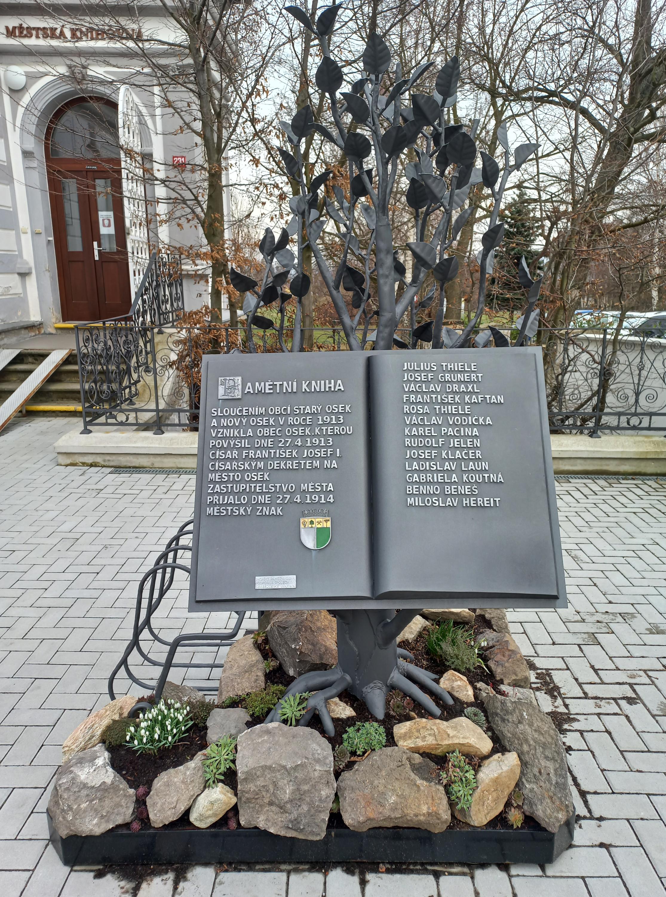 Městská knihovna Osek foto 2