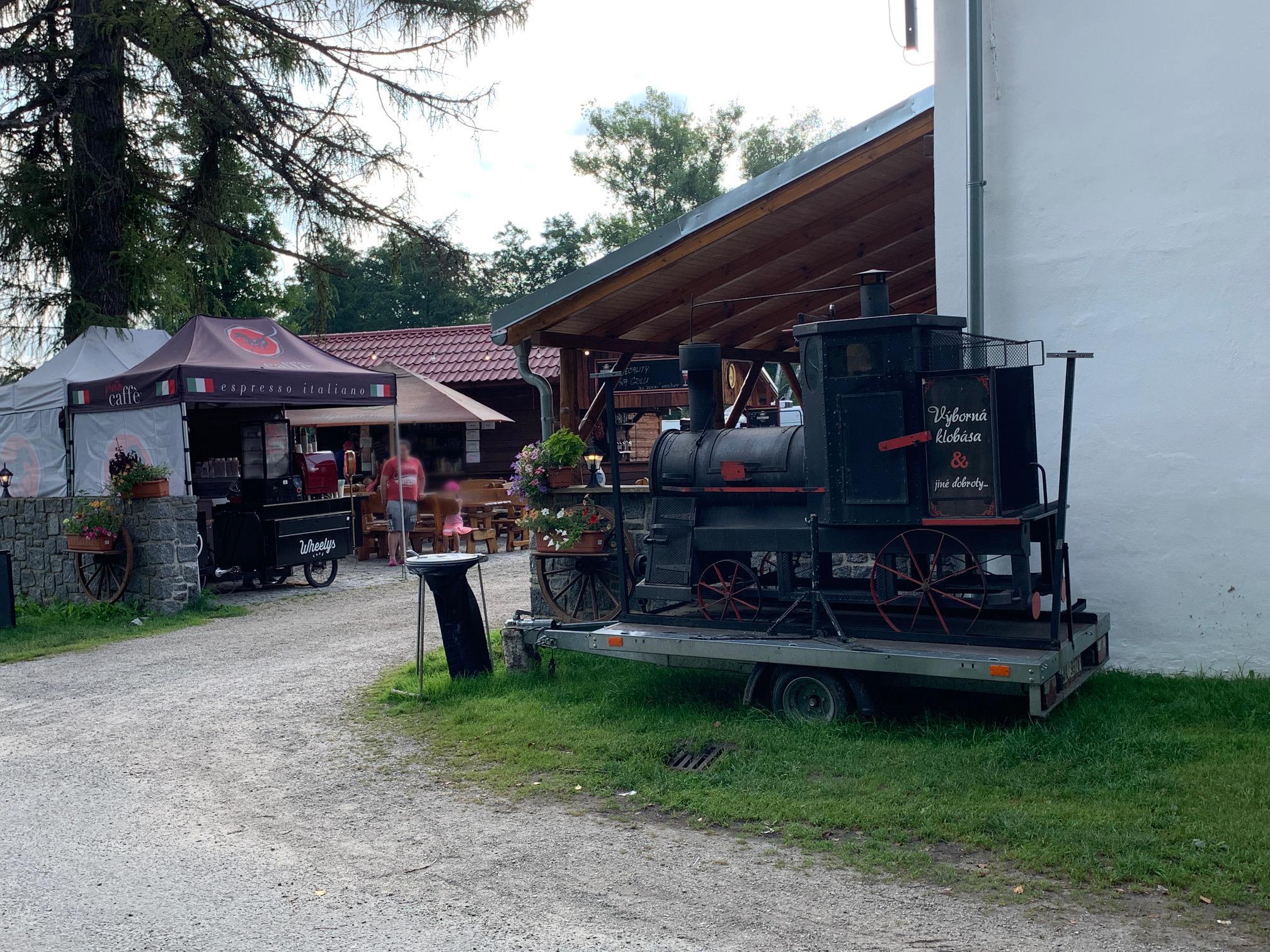 Restaurace u mostu foto 2