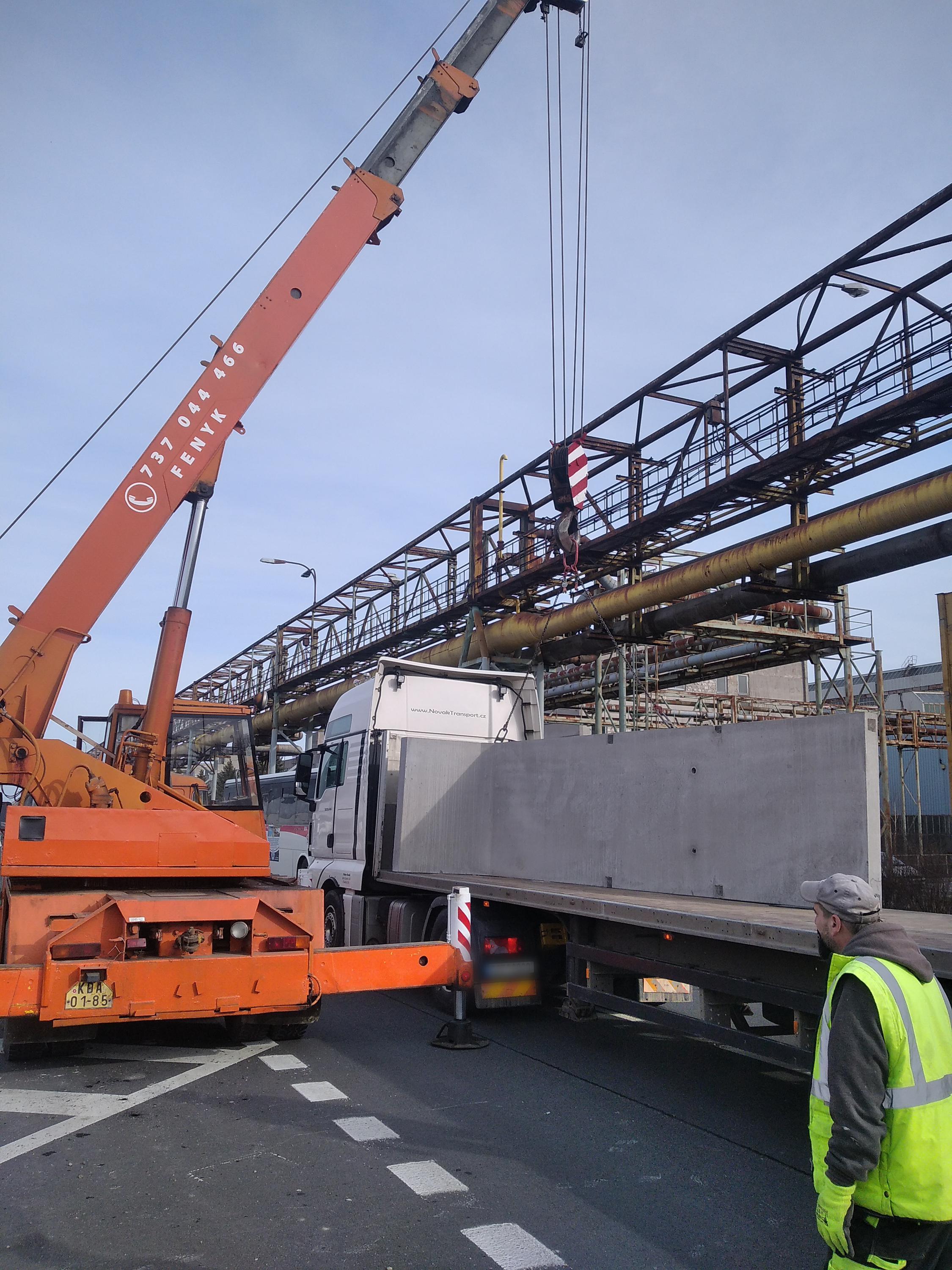 Jeřábové práce Fenyk foto 3