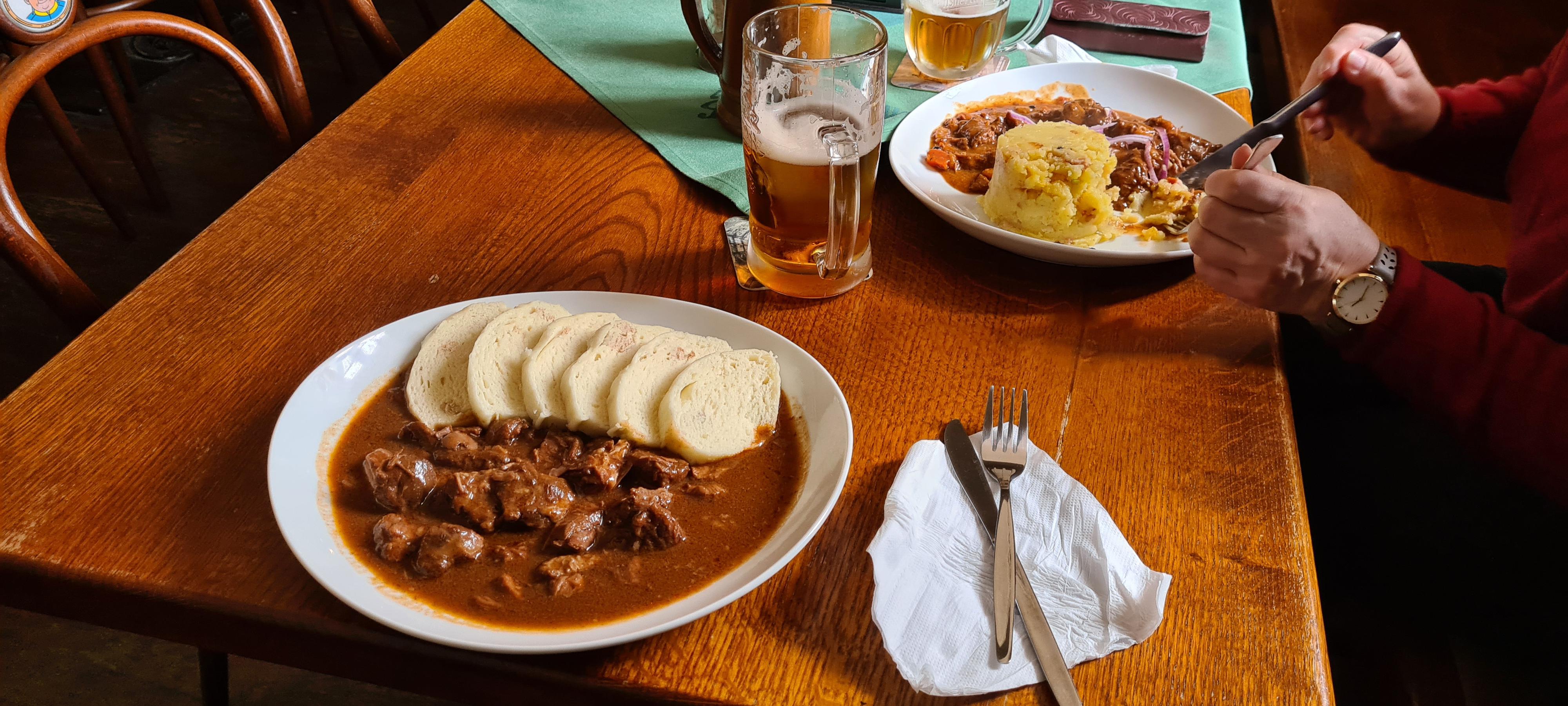 Švejkovský restaurant U Šmiků foto 4