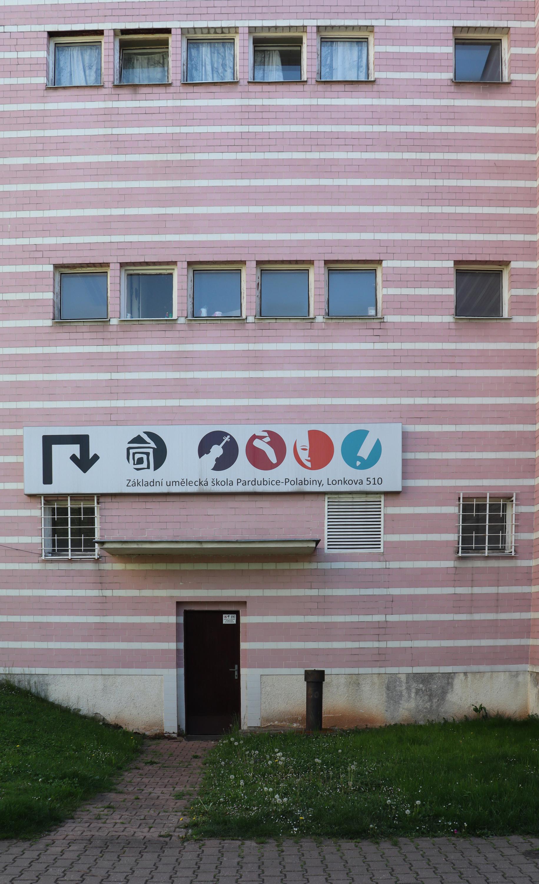 Základní umělecká škola Pardubice-Polabiny, Lonkova 510 foto 2