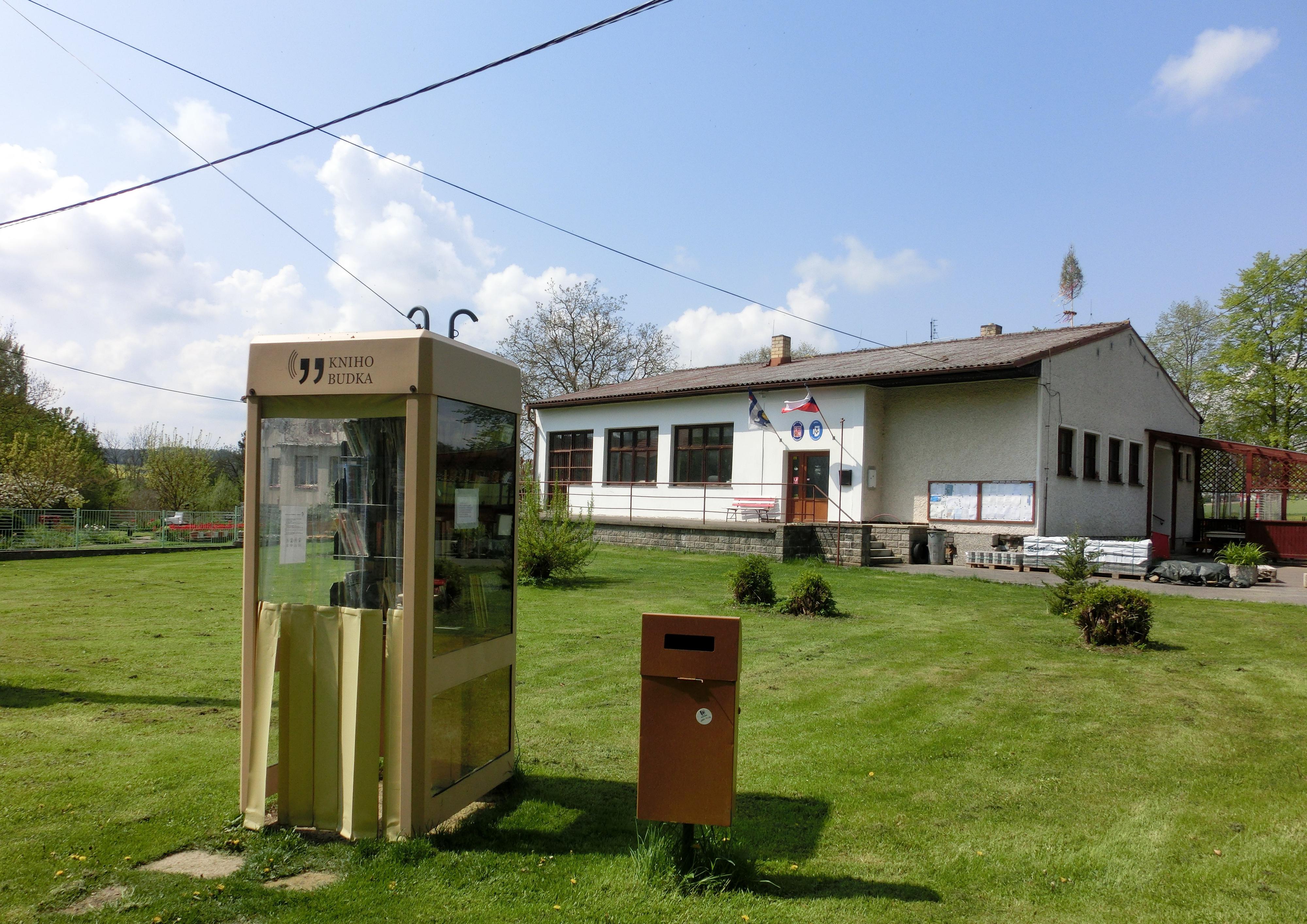 Bukovany - obecní úřad foto 2