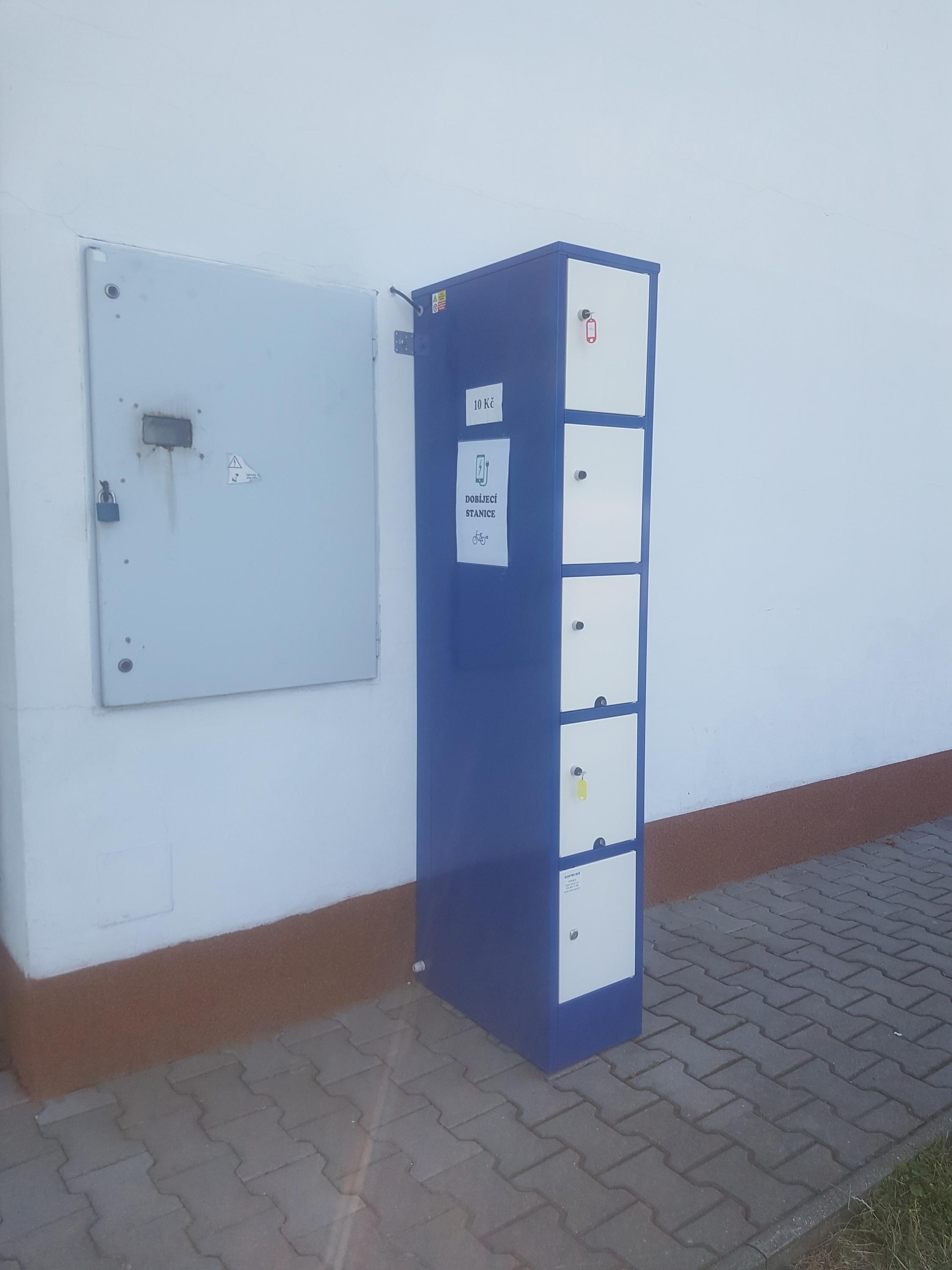 Nabíjecí stanice pro elektrokola a mobilní zařízení foto 1