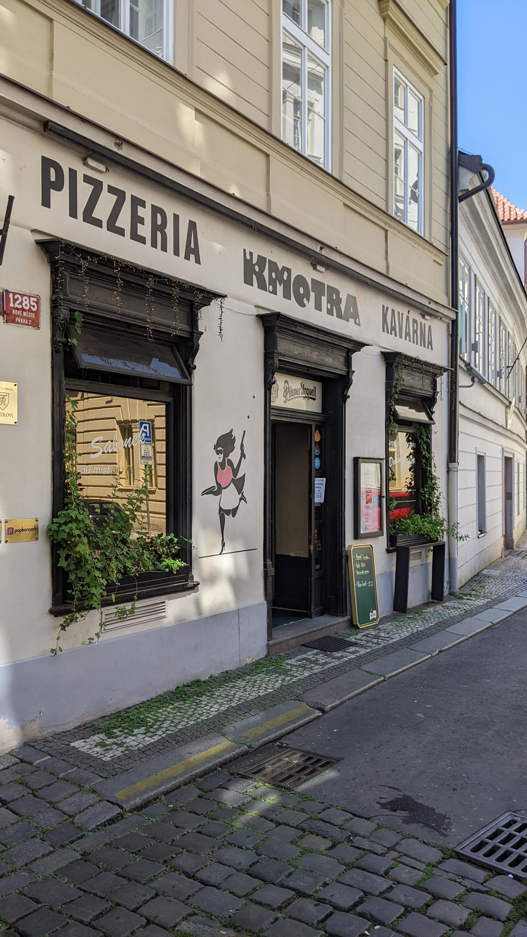 Pizzeria Kmotra foto 2