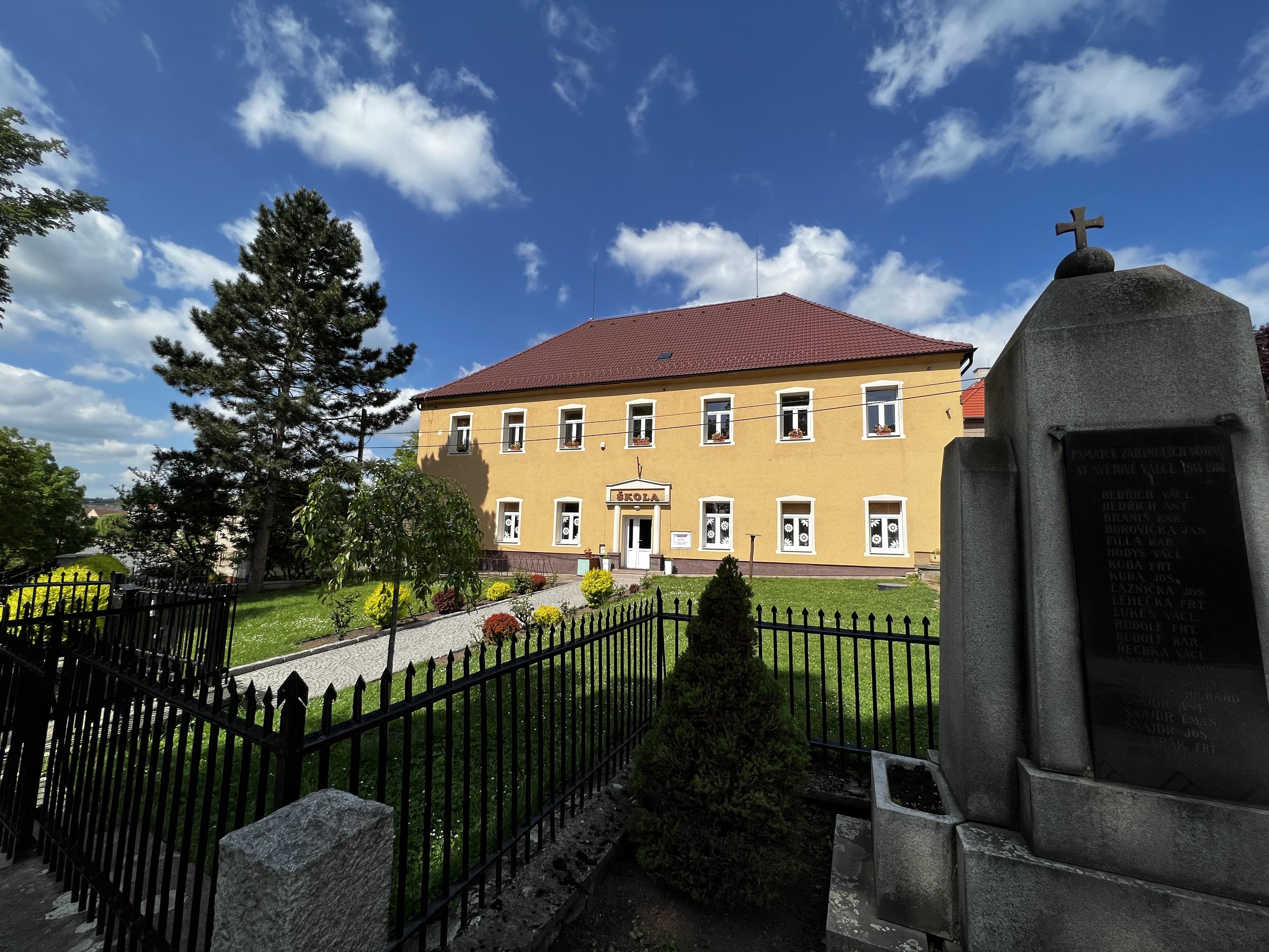 ZŠ a MŠ Pičín foto 2