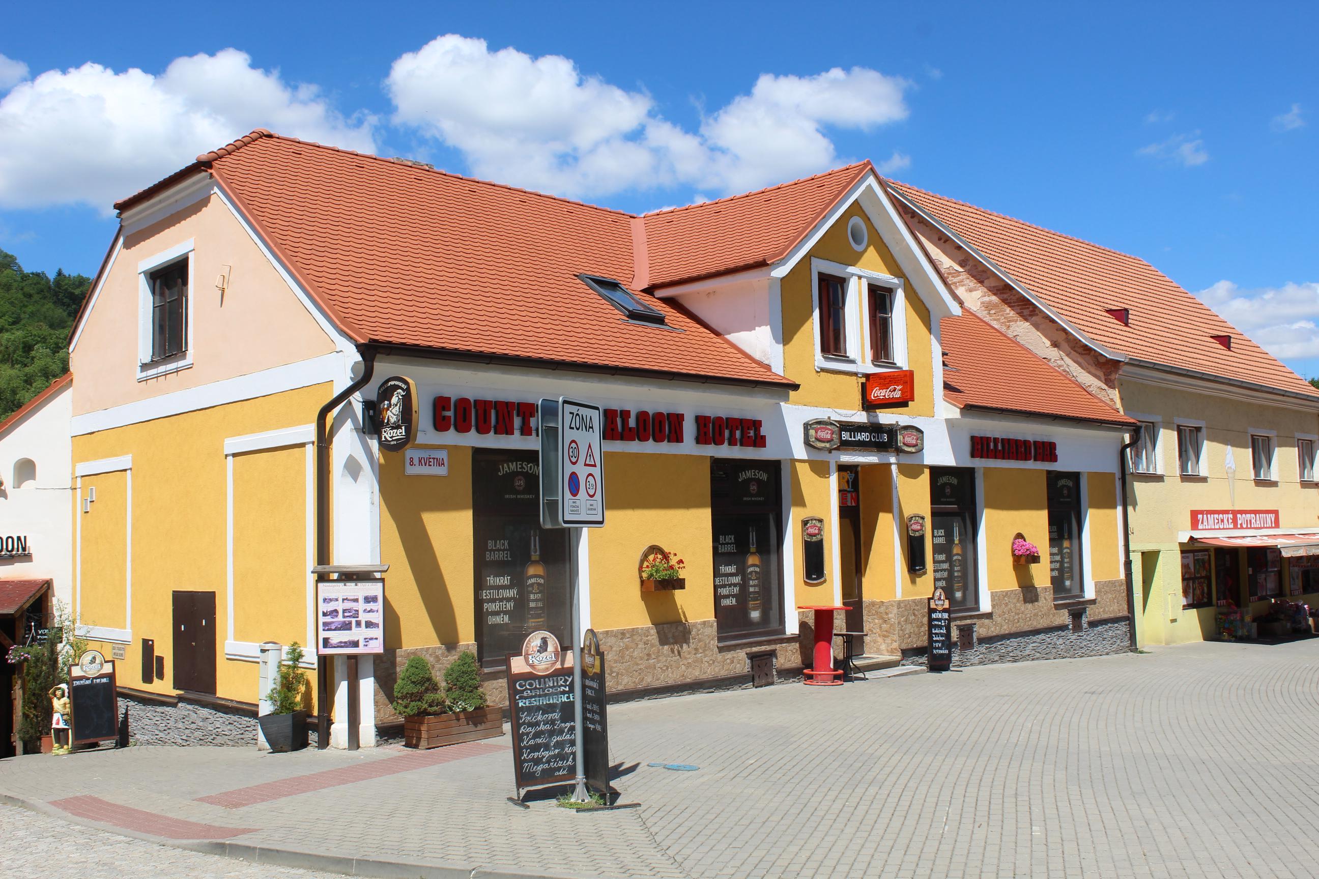 COUNTRY SALOON foto 5