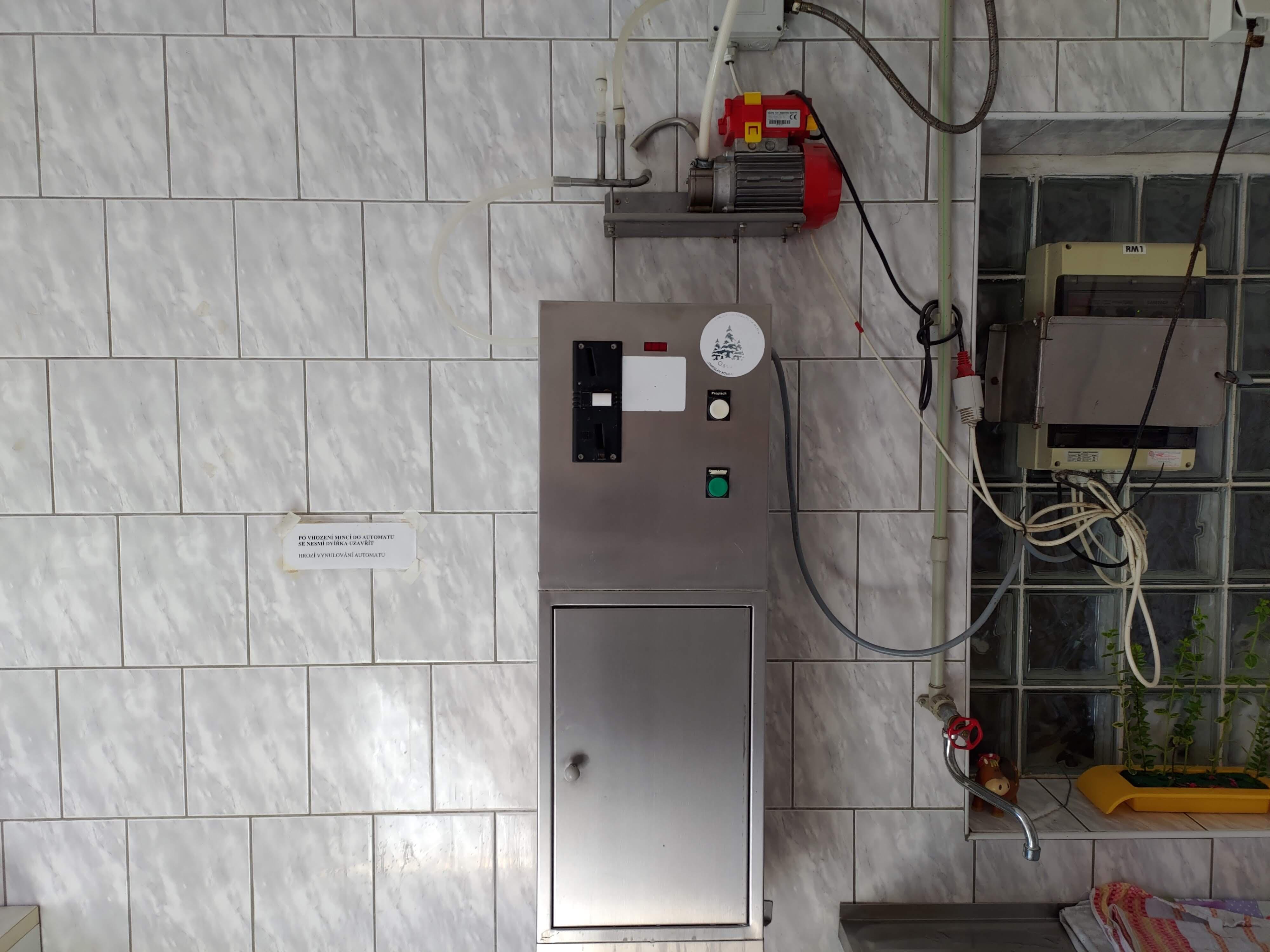 Mlékomat Tozos-Lukrom foto 2