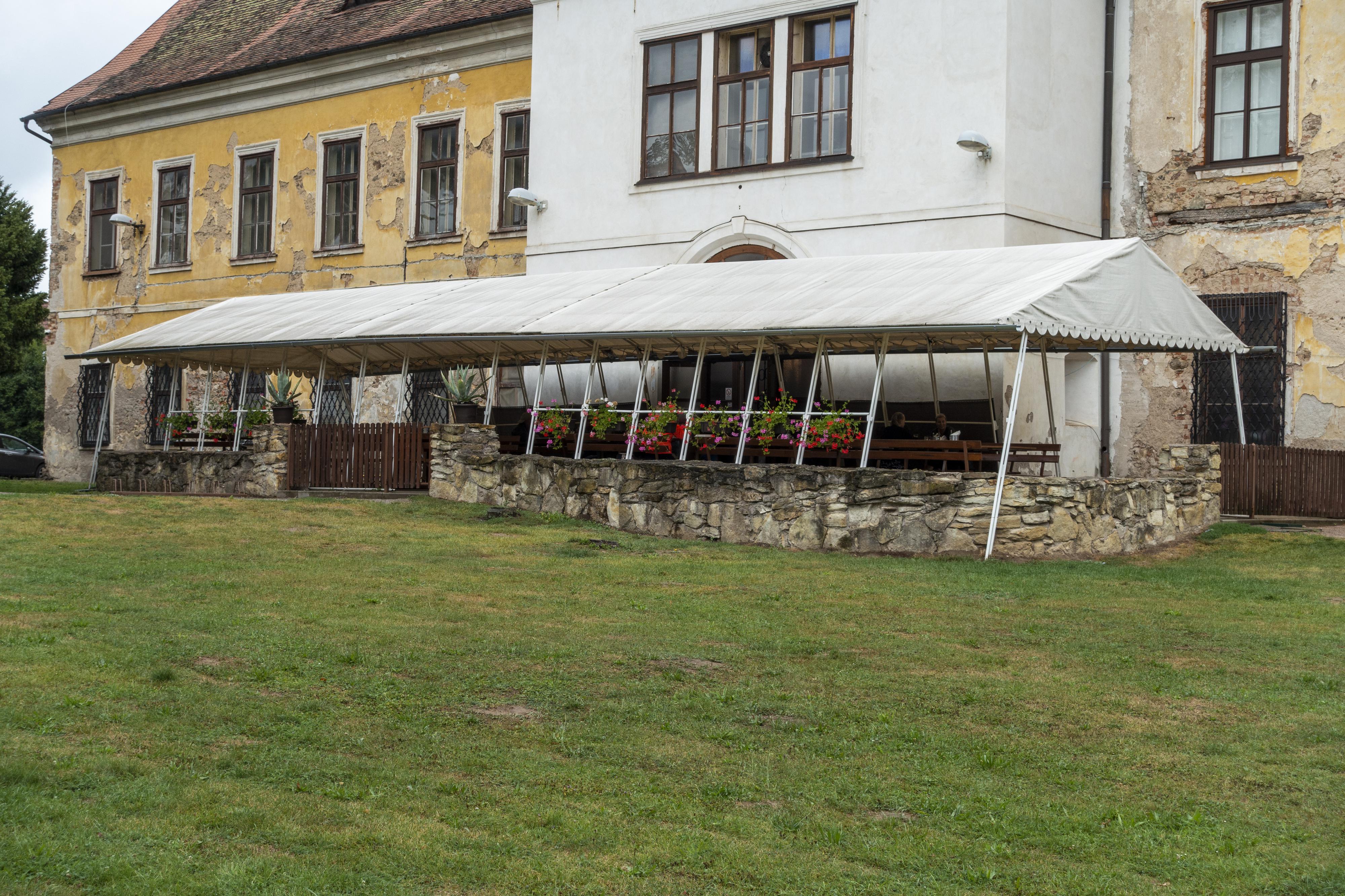 Restaurace Zámek Choltice foto 4
