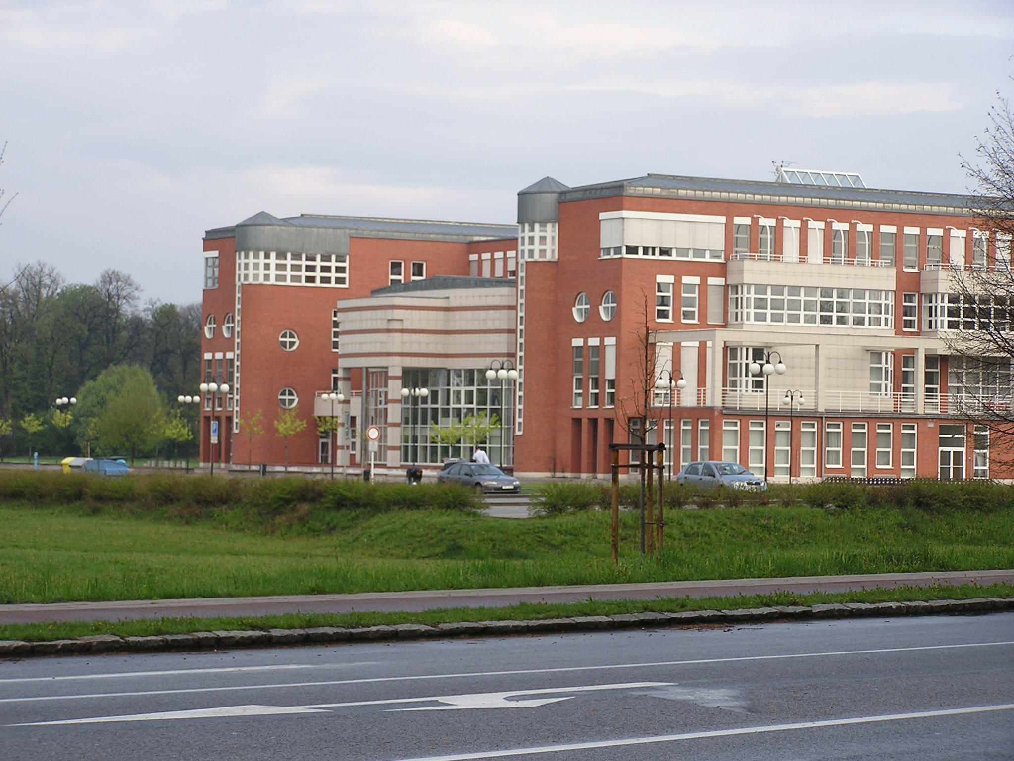 Univerzita Hradec Králové - Fakulta informatiky a managementu foto 4