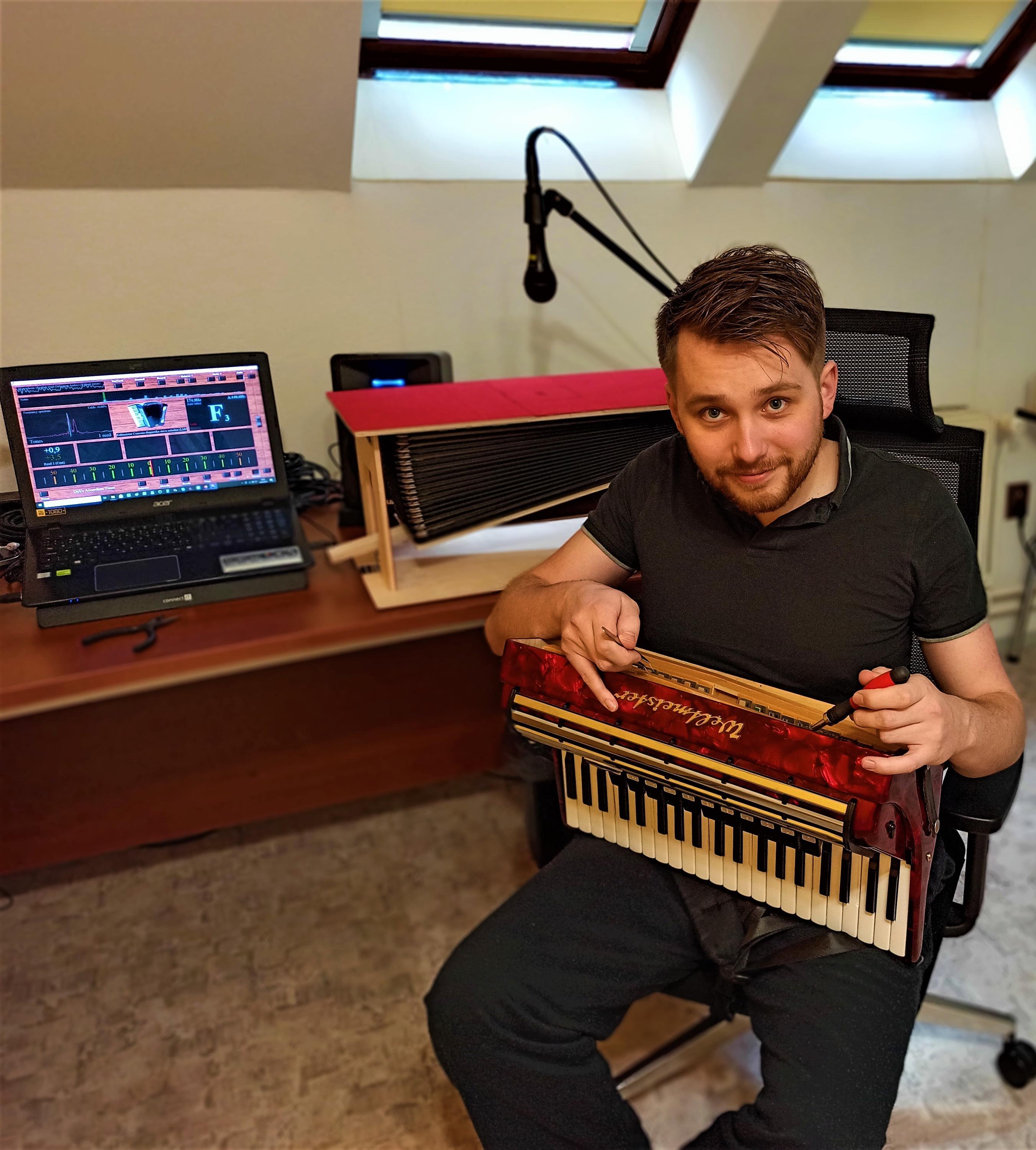 Oprava akordeonů/harmonik - Josef Vašíček foto 3