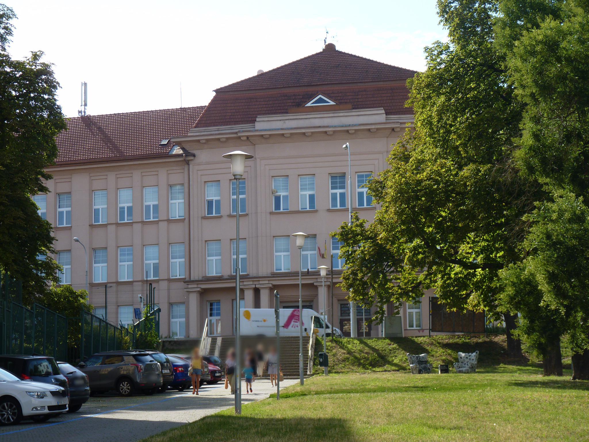 ZŠ a MŠ Brno, Merhautova foto 2