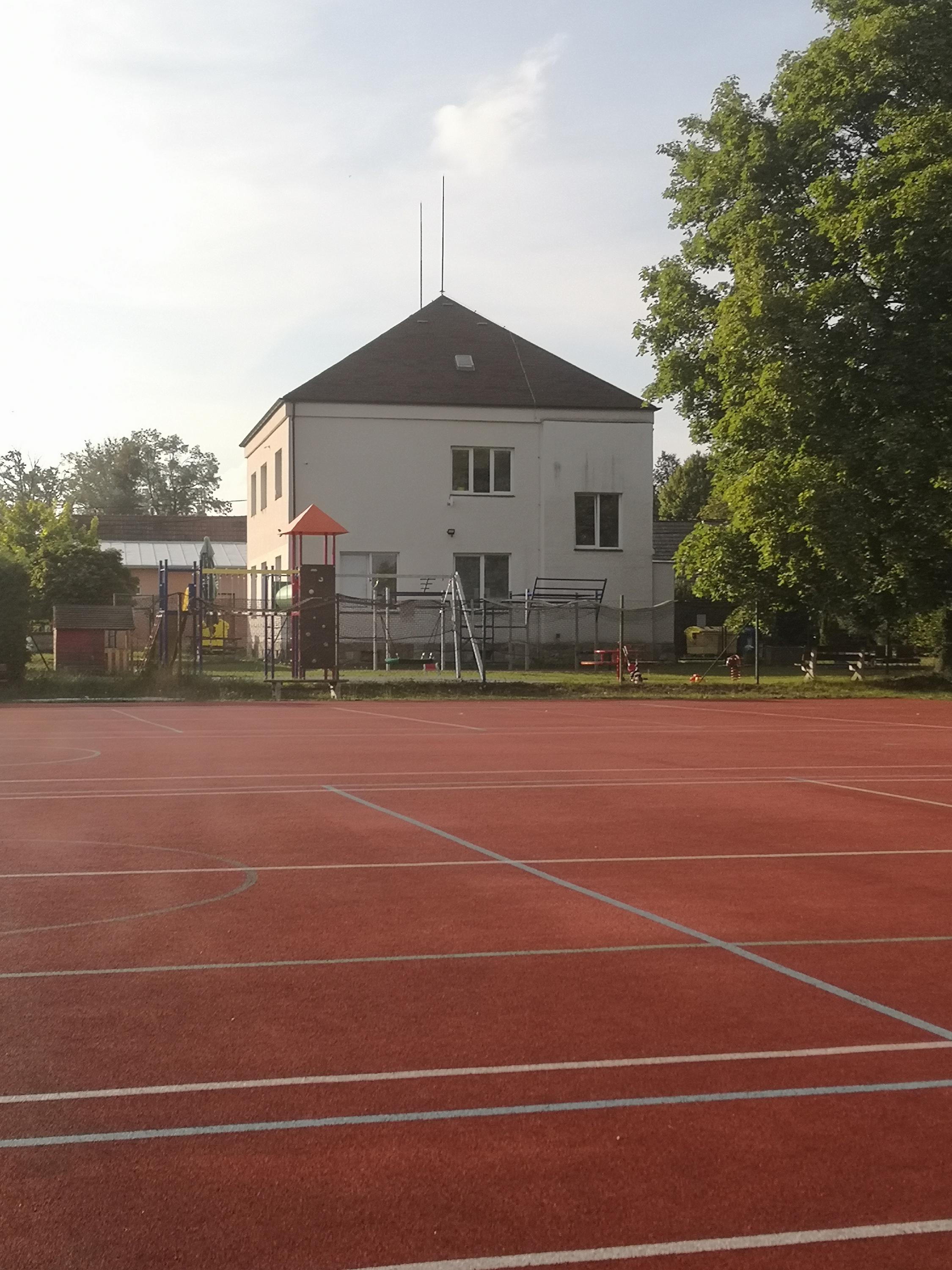 Plandry - obecní úřad foto 2