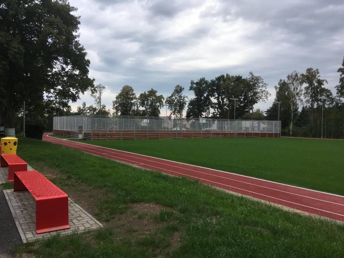 Atletický stadion Josefa Hrona foto 2