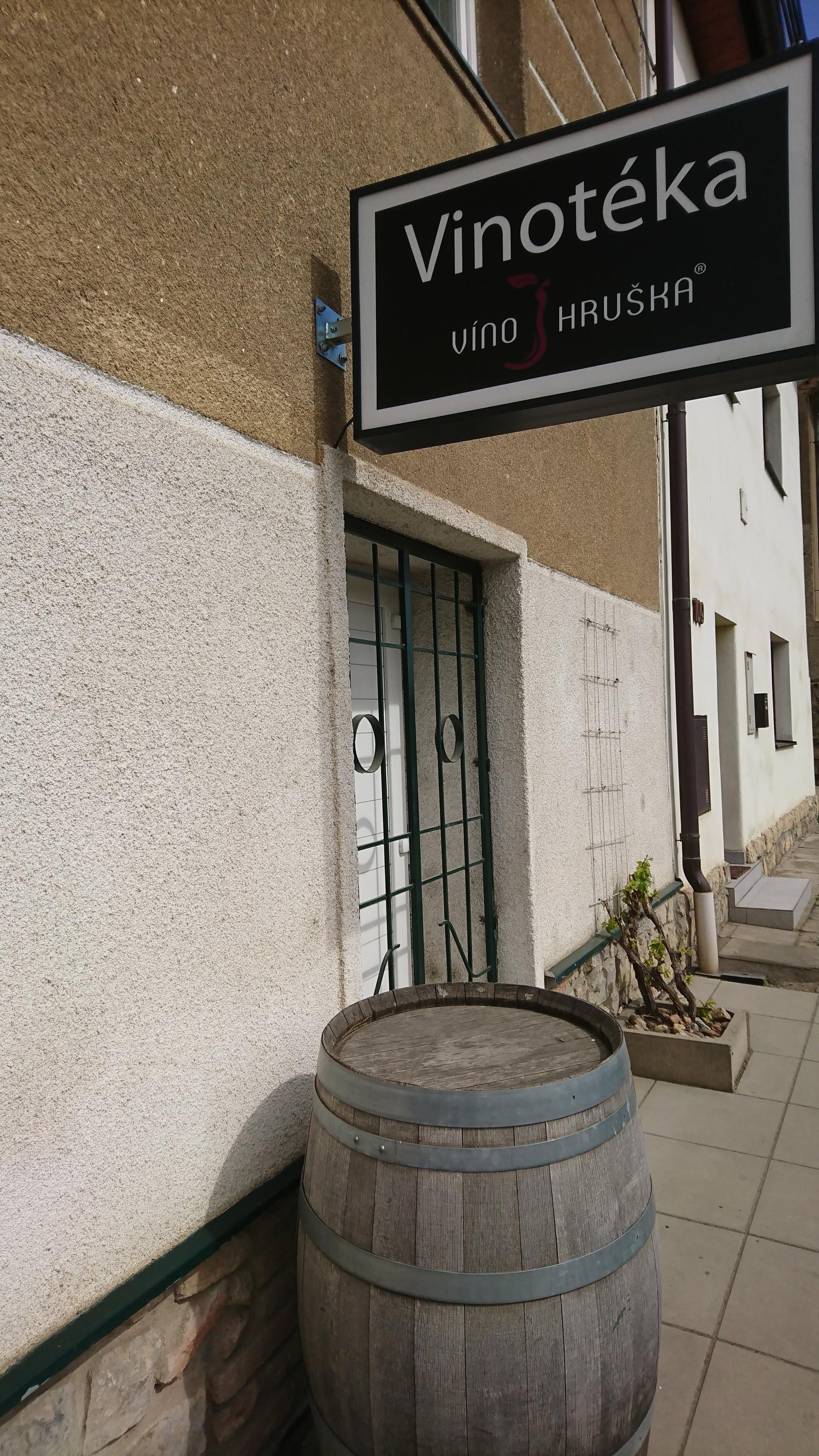 Vinotéka Tetín - Víno Hruška foto 5