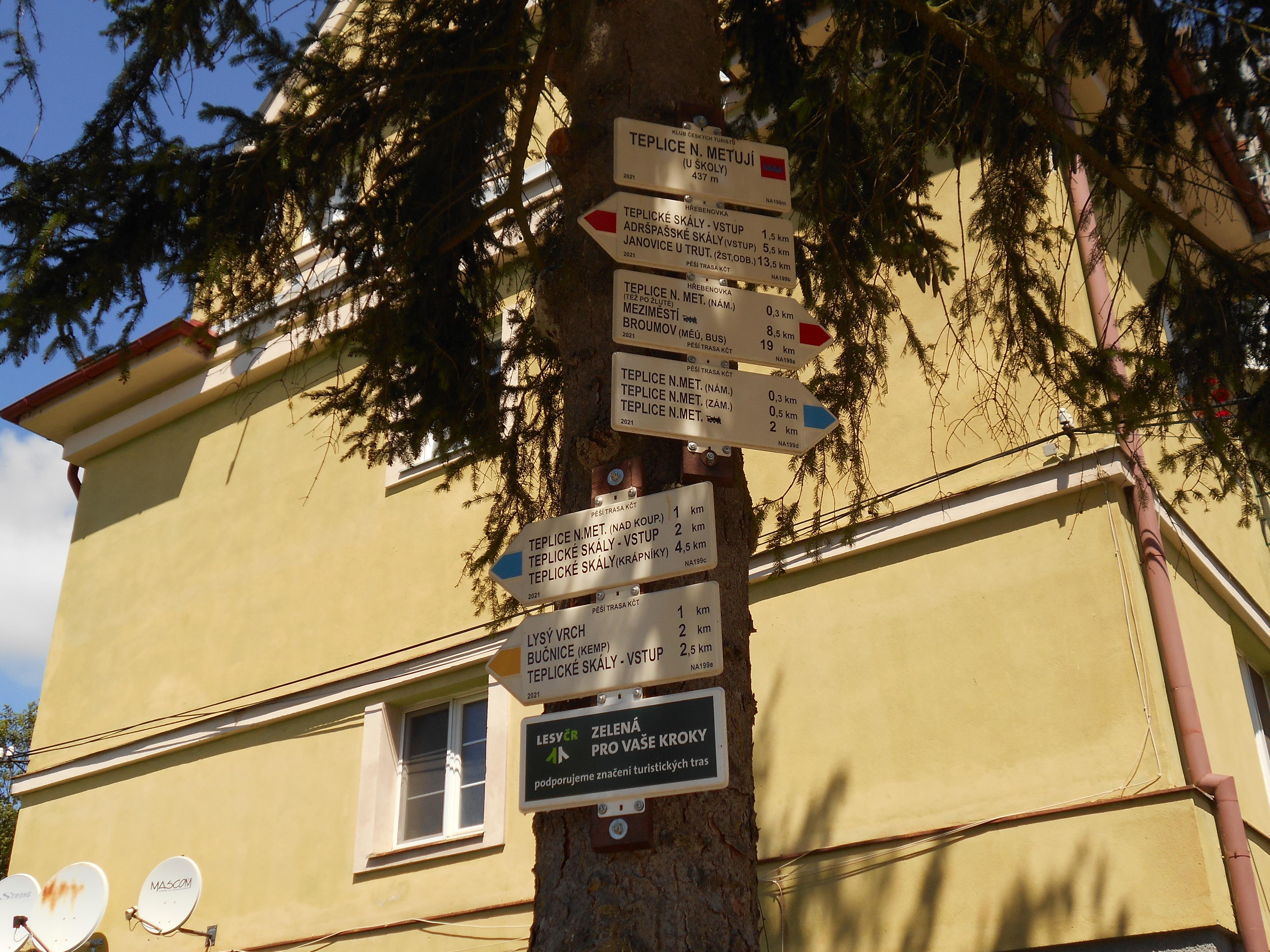 Městská knihovna v Teplicích nad Metují foto 6