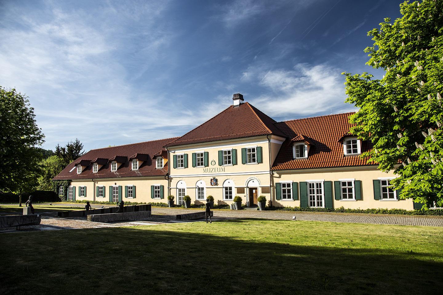 Muzeum Ostrov lidových krojů foto 2