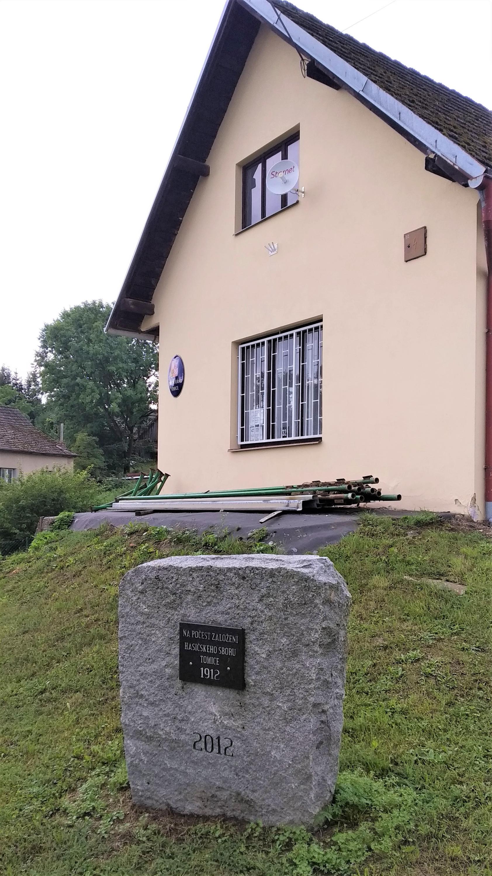 Tomice - obecní úřad foto 2