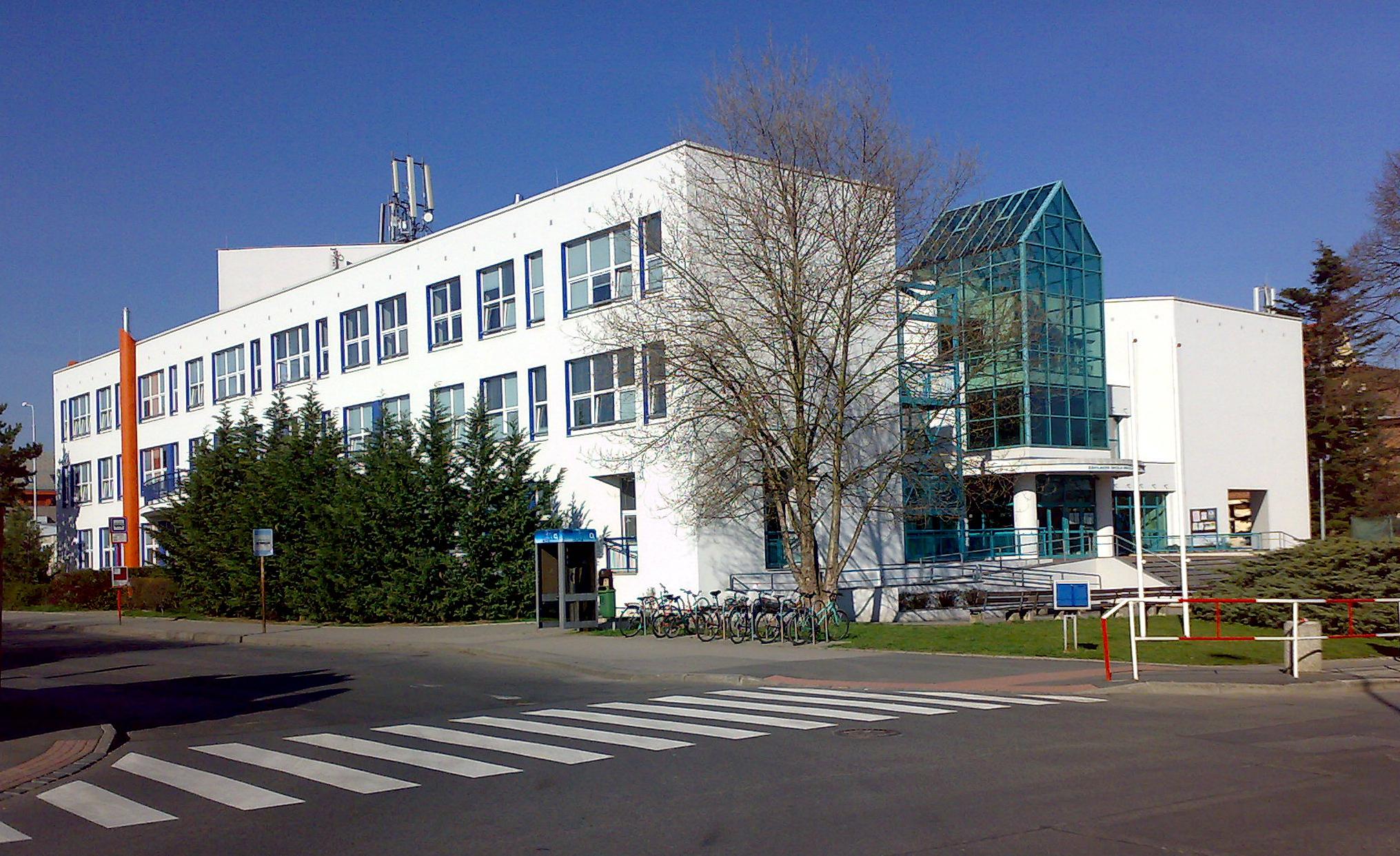 ZŠ Mikoláše Alše Praha 6 foto 2