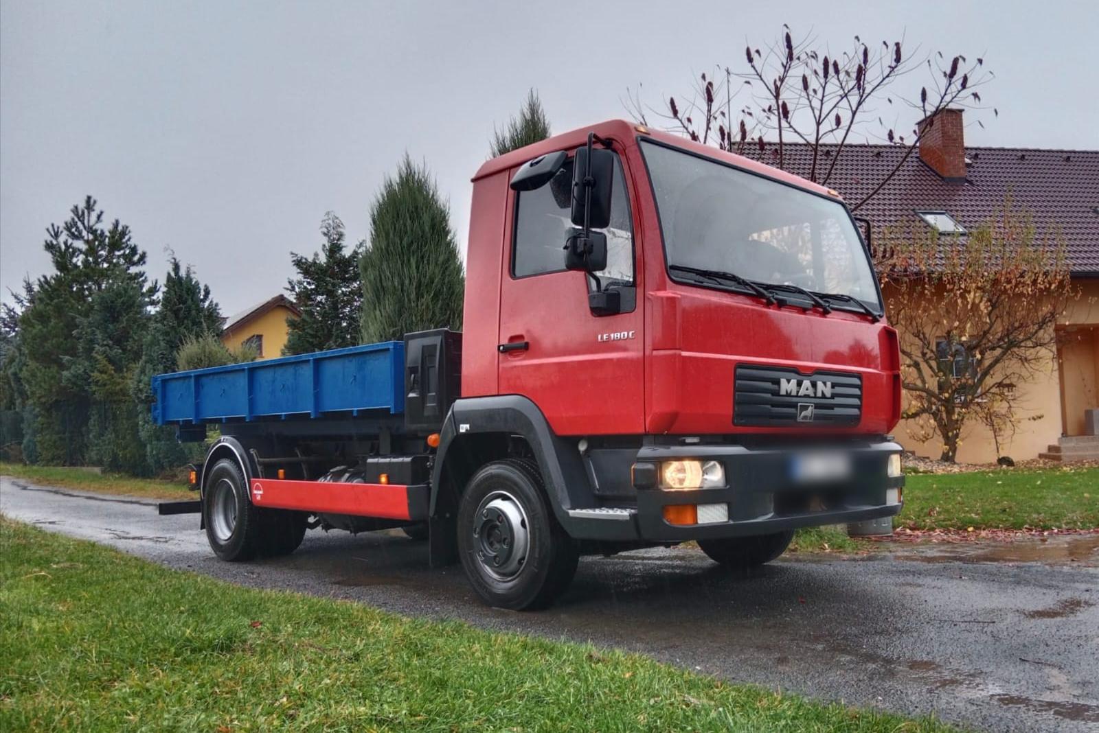 Tomáš Doubek - nákladní doprava a zemní práce minibagrem