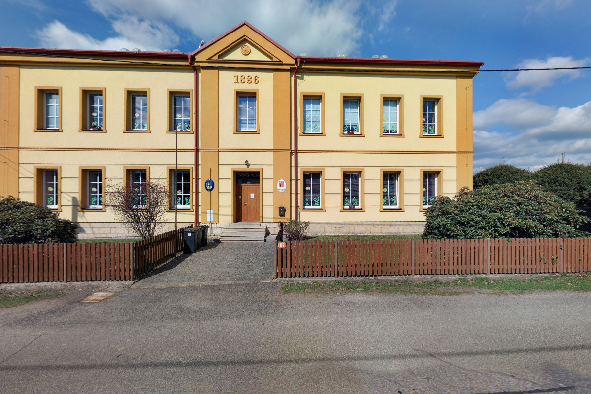 Základní škola a Mateřská škola Žďár foto 4