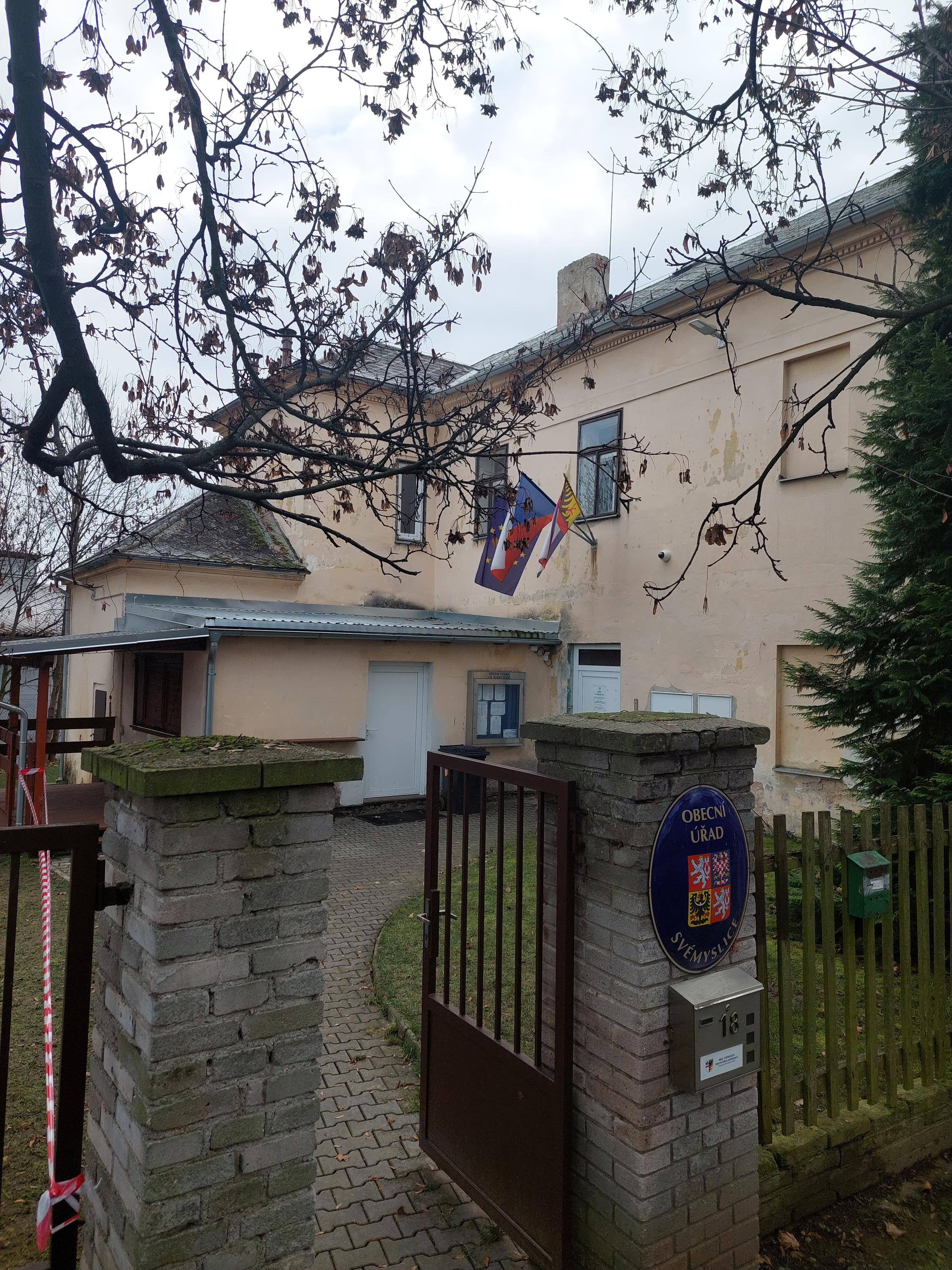 Svémyslice - obecní úřad foto 3