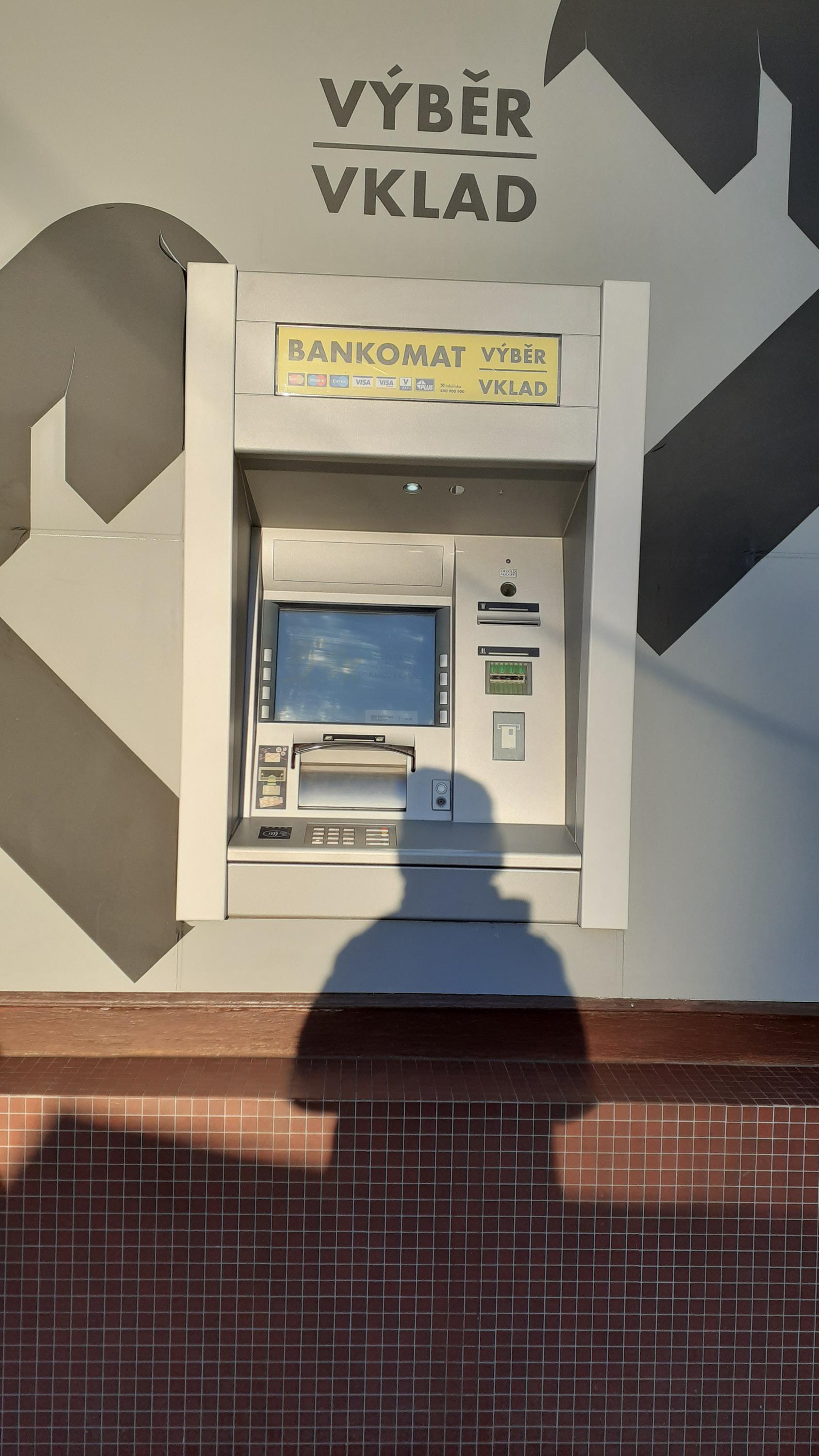Raiffeisenbank - bankomat foto 2